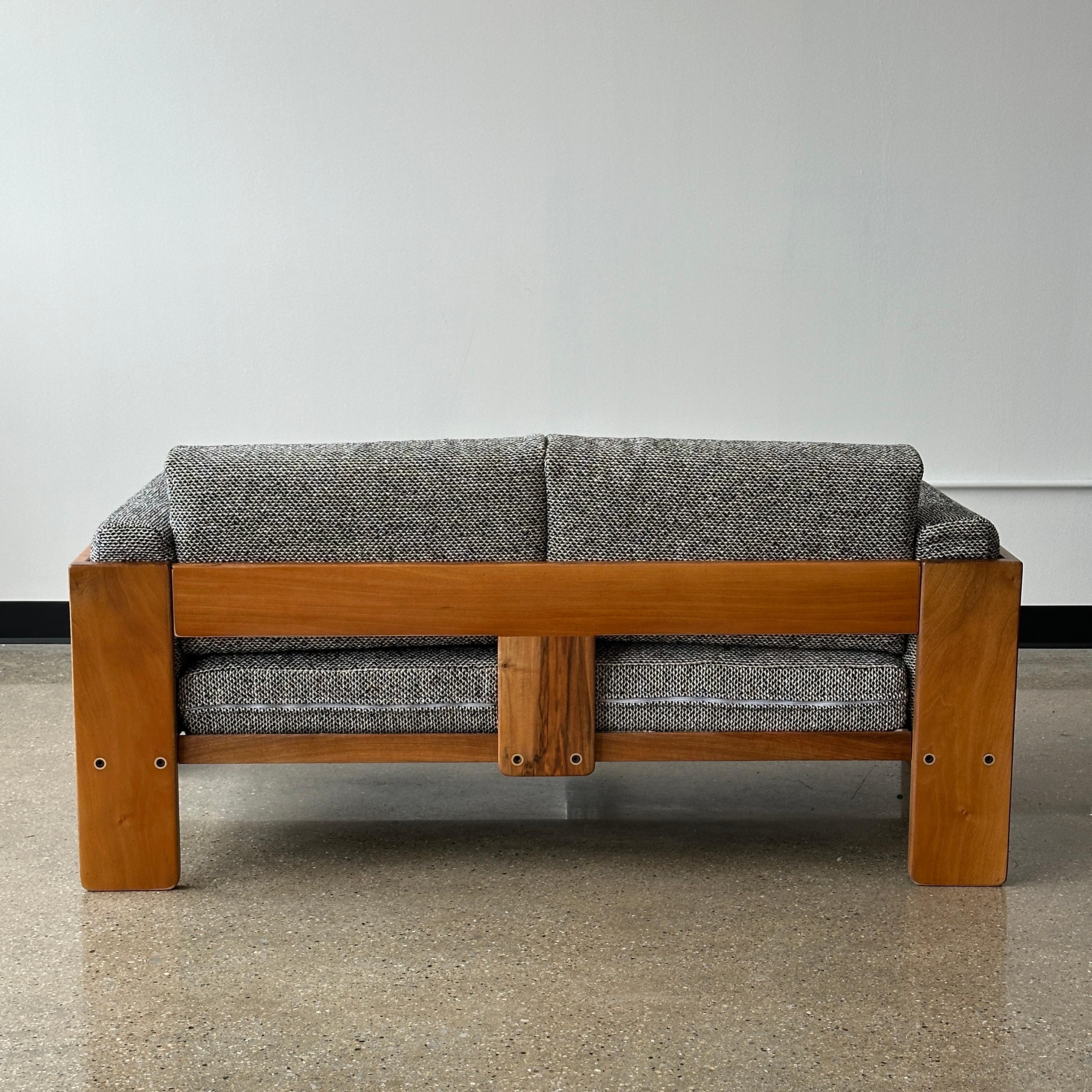 Early Afra & Tobia Scarpa “Bastiano” Loveseat In Good Condition In Chicago, IL