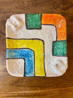 Posacenere in ceramica con smalto vulcanico Raymor, opera dei primi anni di Aldo Londi, Italia