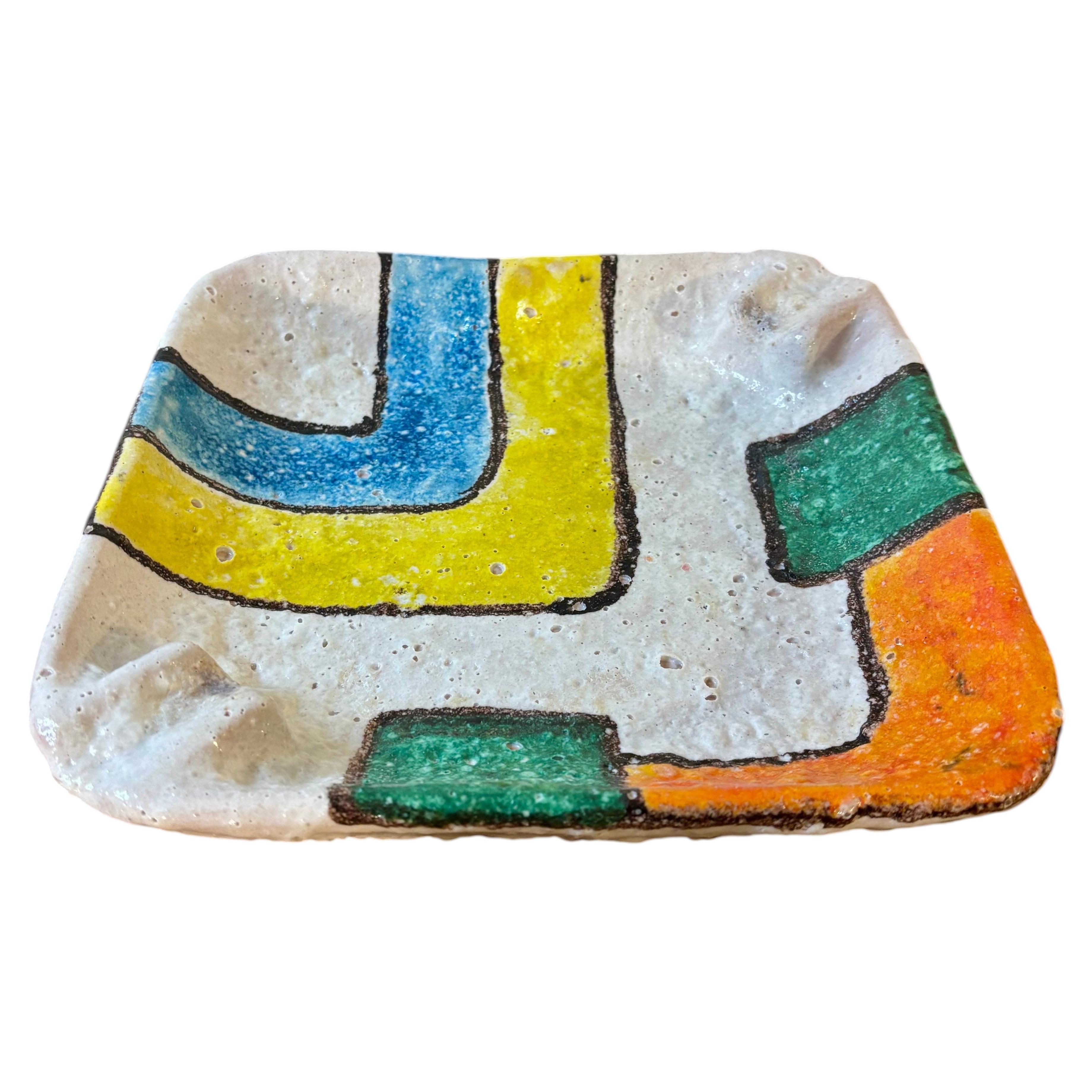 Posacenere in ceramica con smalto vulcanico Raymor, opera dei primi anni di Aldo Londi, Italia