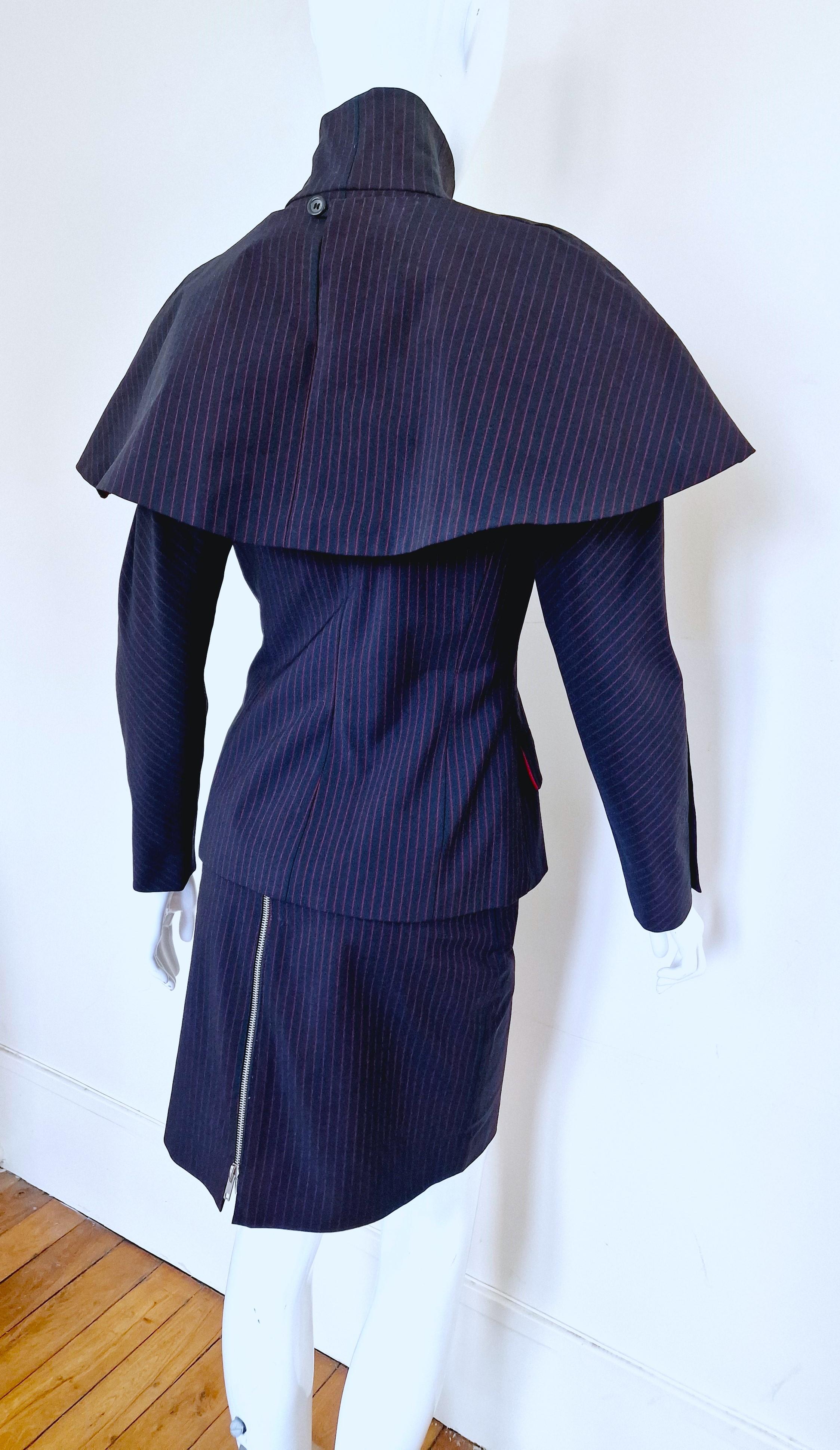 Early Alexander McQueen Joan of Arc Cape 1998 AW98 Runway Collar Dress Suit  en vente 10
