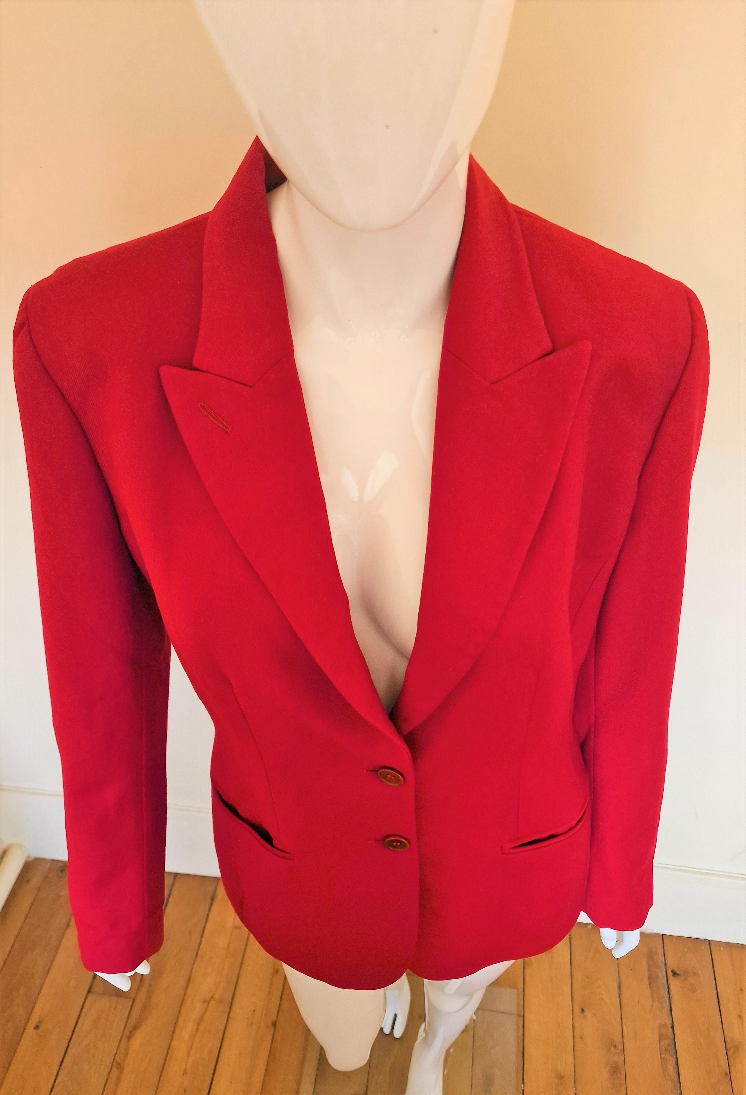 Early Alexander McQueen Red Runway Joan of Arc Couture Men Women Blazer Jacket In Excellent Condition For Sale In PARIS, FR