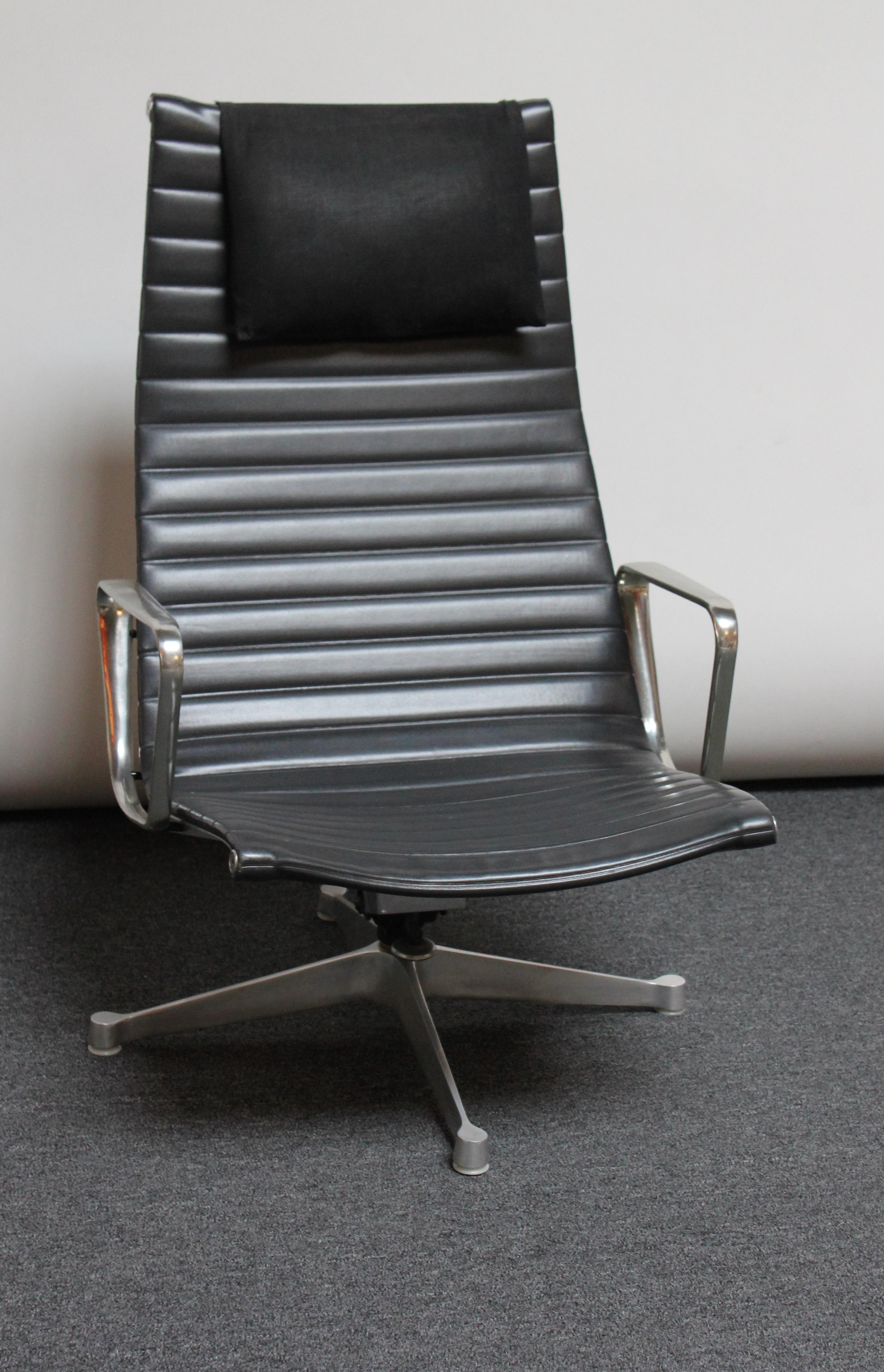 American Early Aluminum Group Chair by Charles and Ray Eames for Herman Miller
