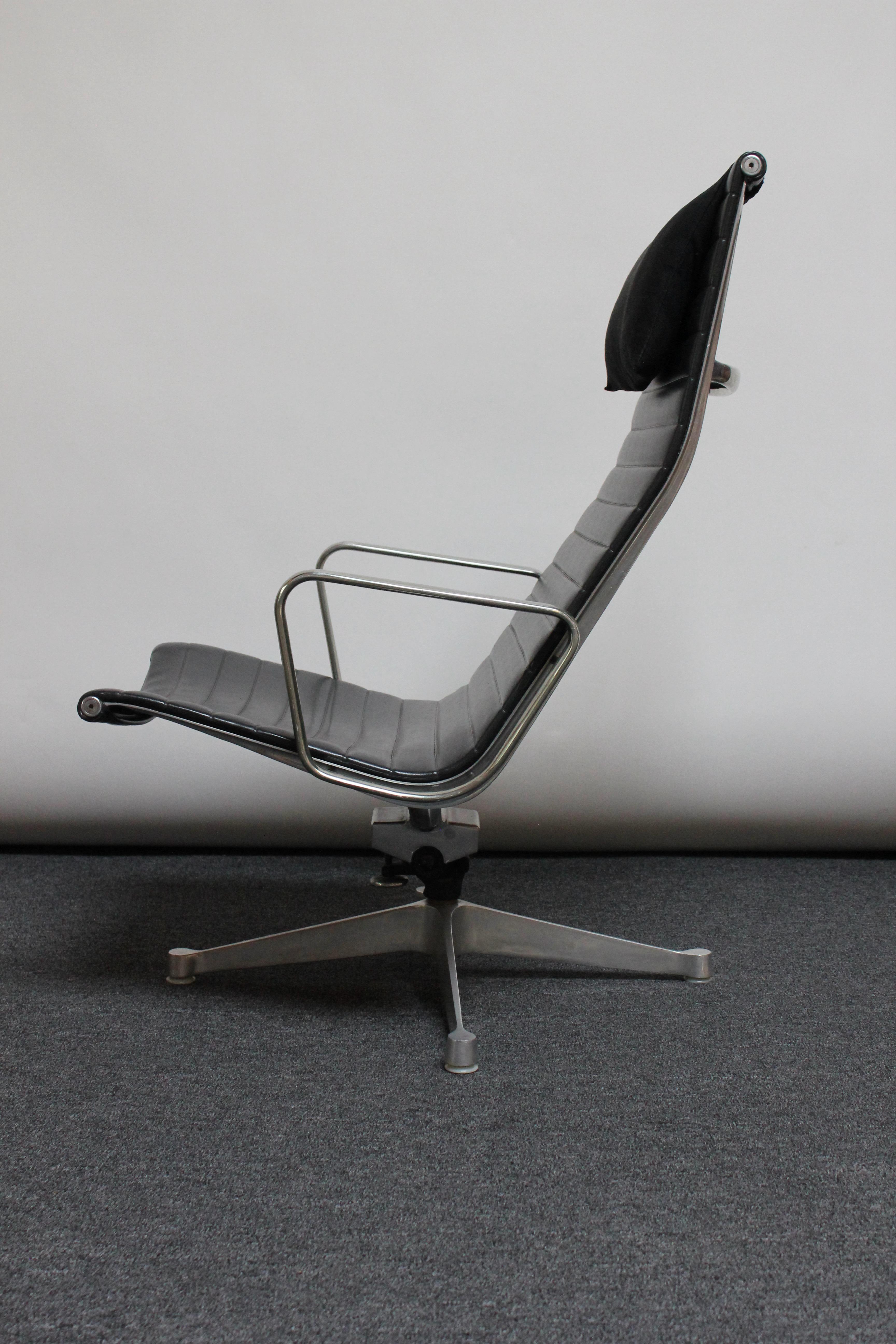 Mid-20th Century Early Aluminum Group Chair by Charles and Ray Eames for Herman Miller