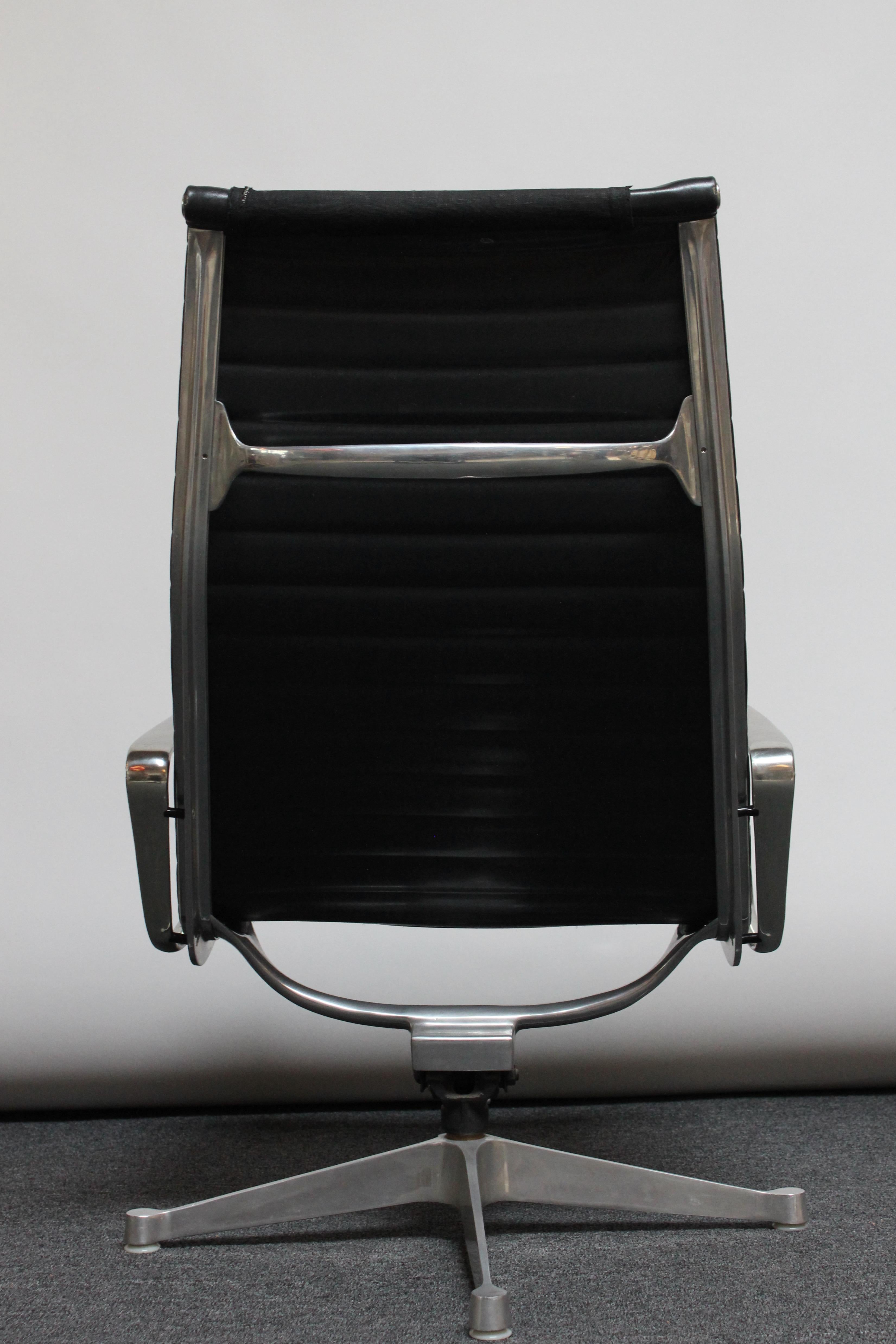 Early Aluminum Group Chair by Charles and Ray Eames for Herman Miller 2