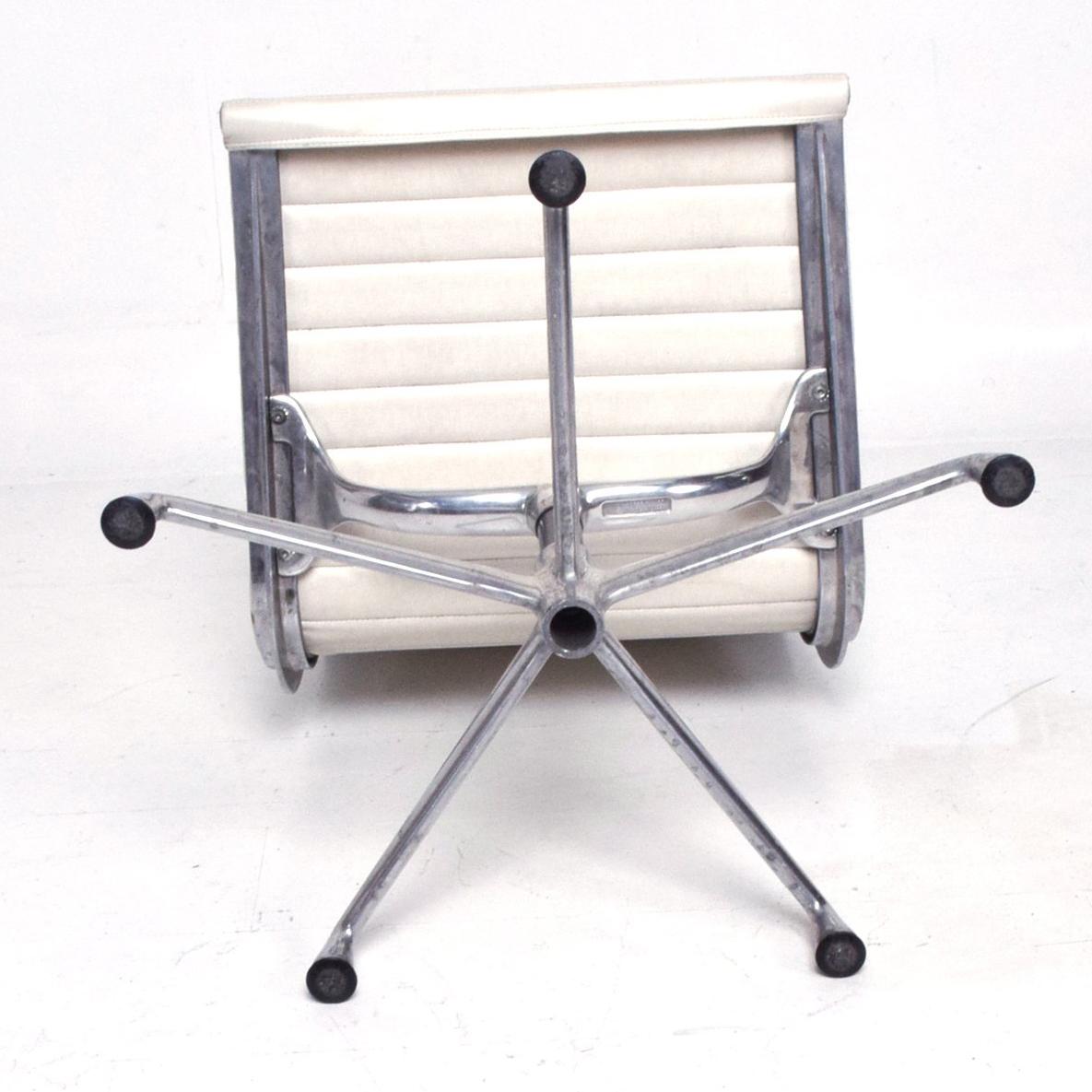 Early Aluminum Group Herman Miller Eames Chairs with Five-Star Base 2