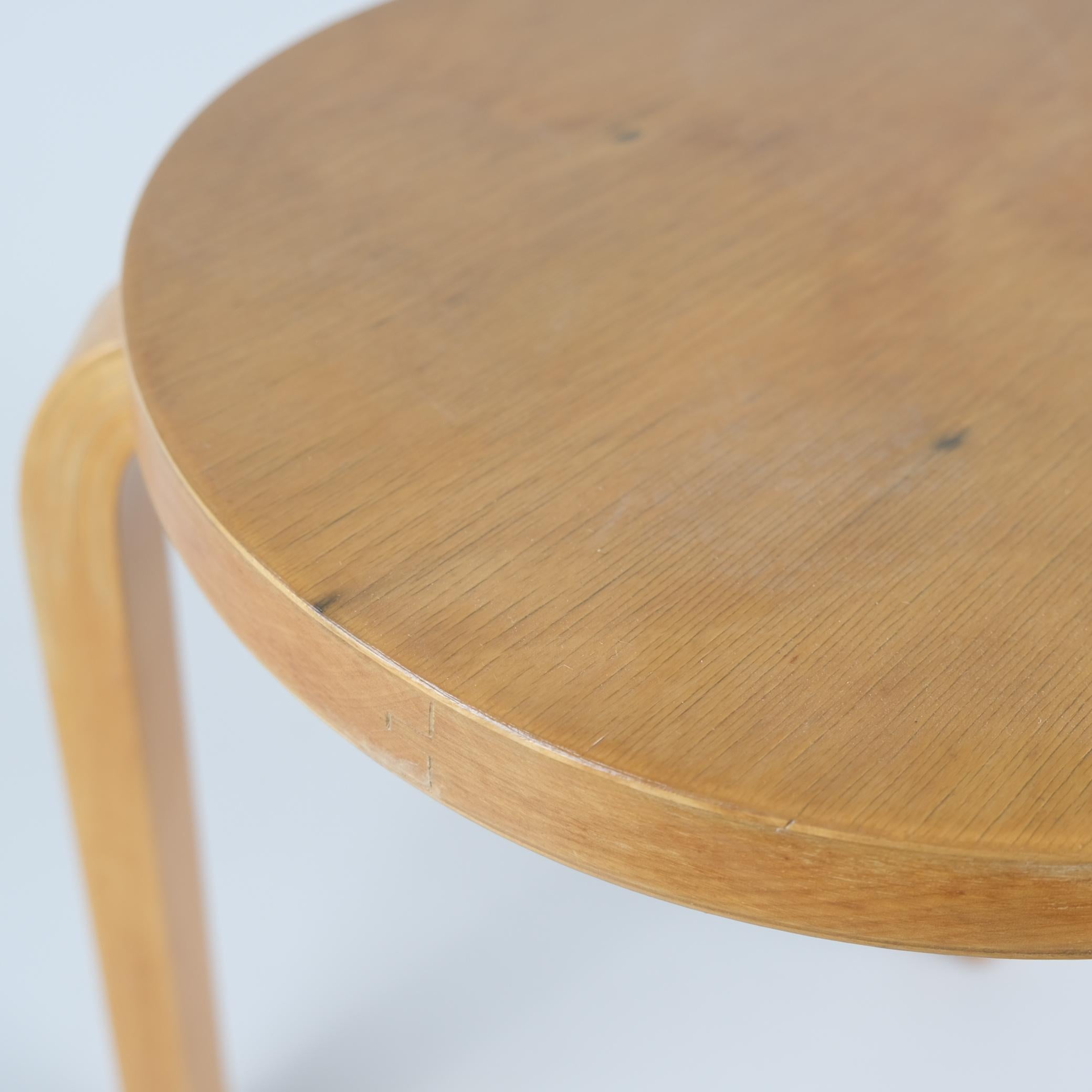 Early Alvar Aalto 3-legged Stool Model 60 In Birch, Artek 1930s For Sale 5