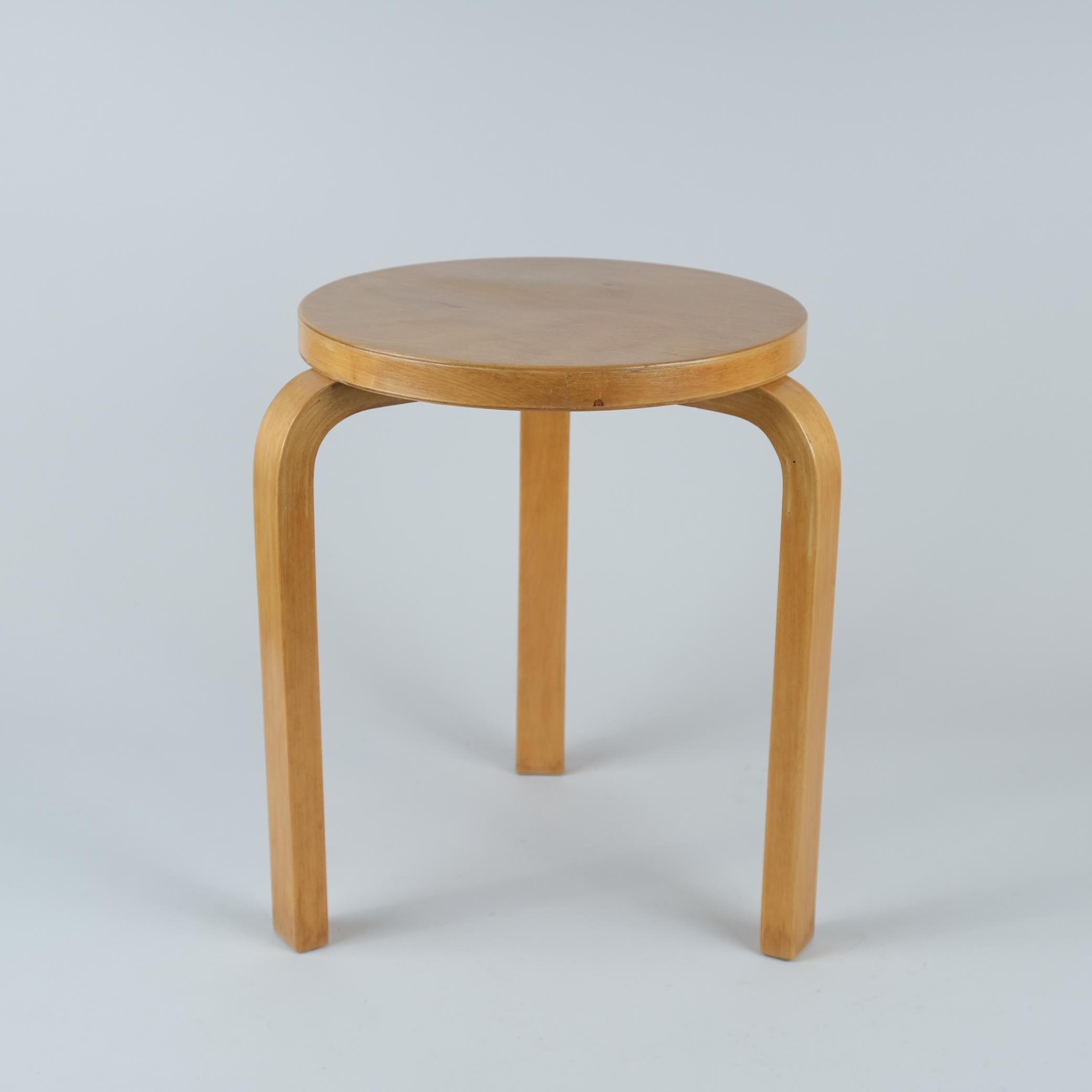Scandinavian Modern Early Alvar Aalto 3-legged Stool Model 60 In Birch, Artek 1930s For Sale