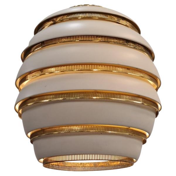 Frühe Alvar Aalto A332 Beehive Pendelleuchte in Weiß & Messing, Valaistustyö 1950er Jahre