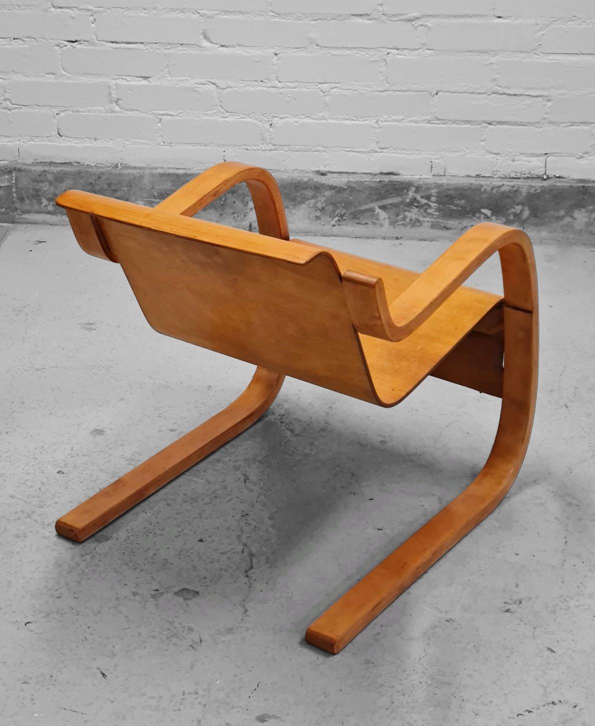 Scandinavian Modern Early Alvar Aalto Spring Chair Model 42 For Artek 1940s For Sale