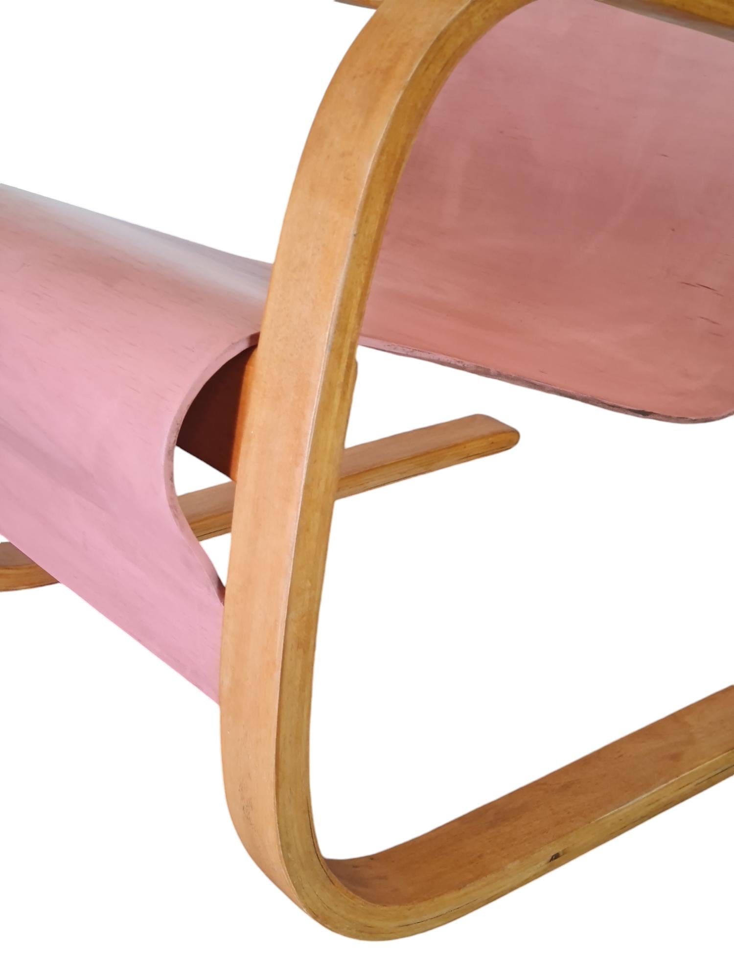 Early Alvar Aalto Spring Chair Model 31 in Pink and Bent Wood, Artek 1930s In Good Condition In Helsinki, FI