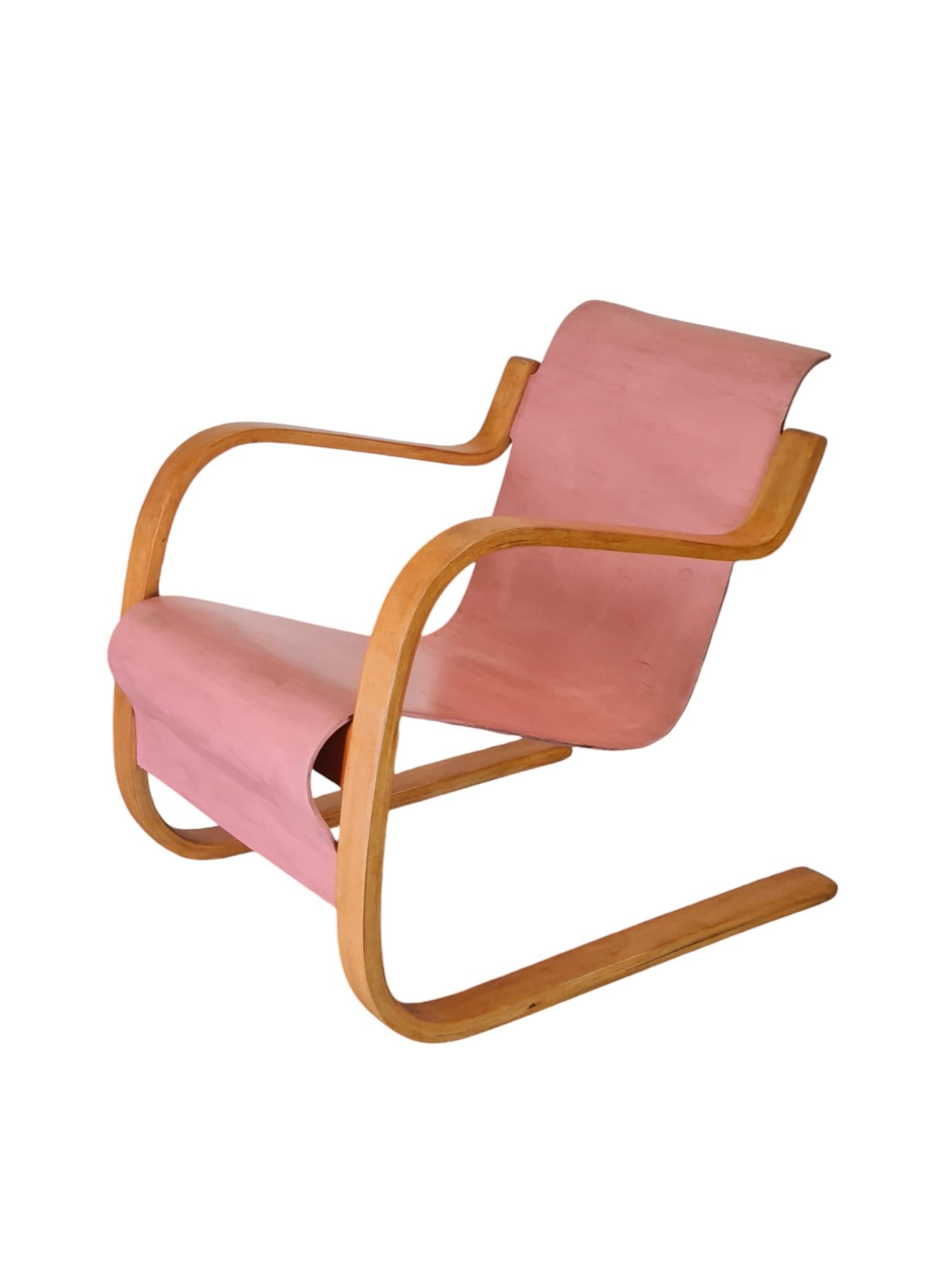 Mid-20th Century Early Alvar Aalto Spring Chair Model 31 in Pink and Bent Wood, Artek 1930s