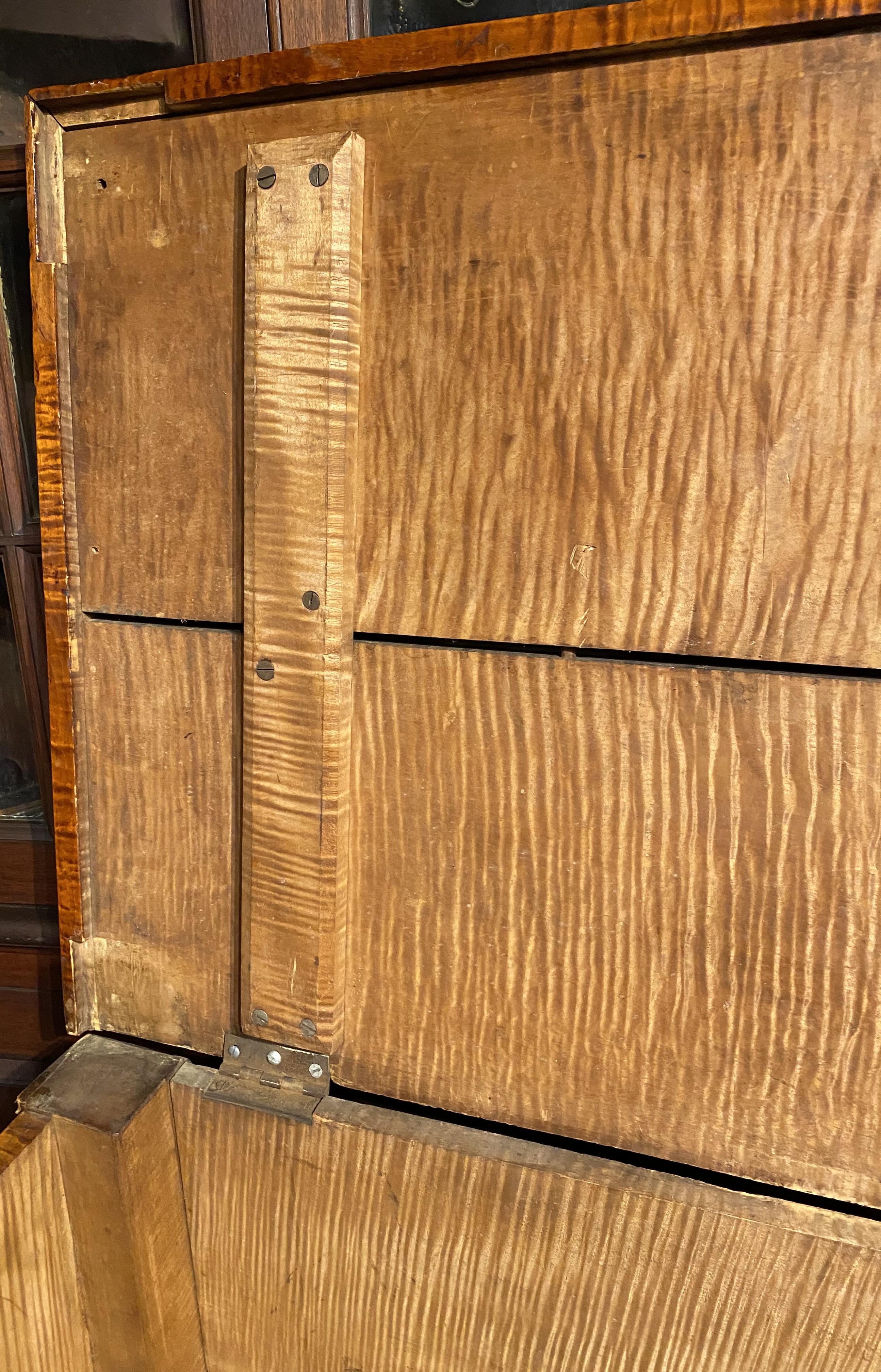 Cassapanca per coperte o cassetta per legna da ardere di Sheraton Tiger dell'inizio del XIX secolo. in vendita 4