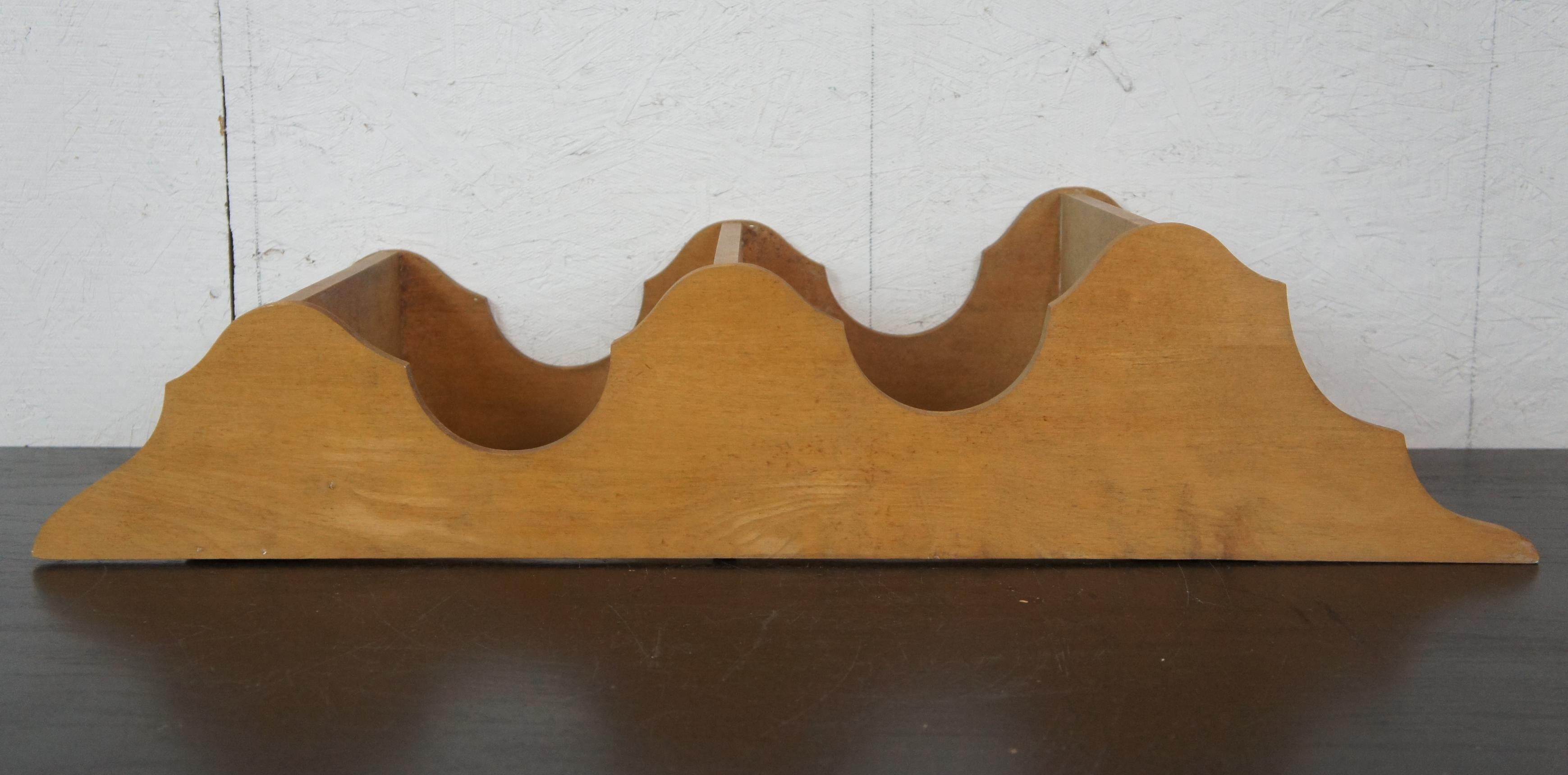 Early American 3-Tier Serpentine Country Farmhouse Wall Shelf with Drawer In Good Condition In Dayton, OH