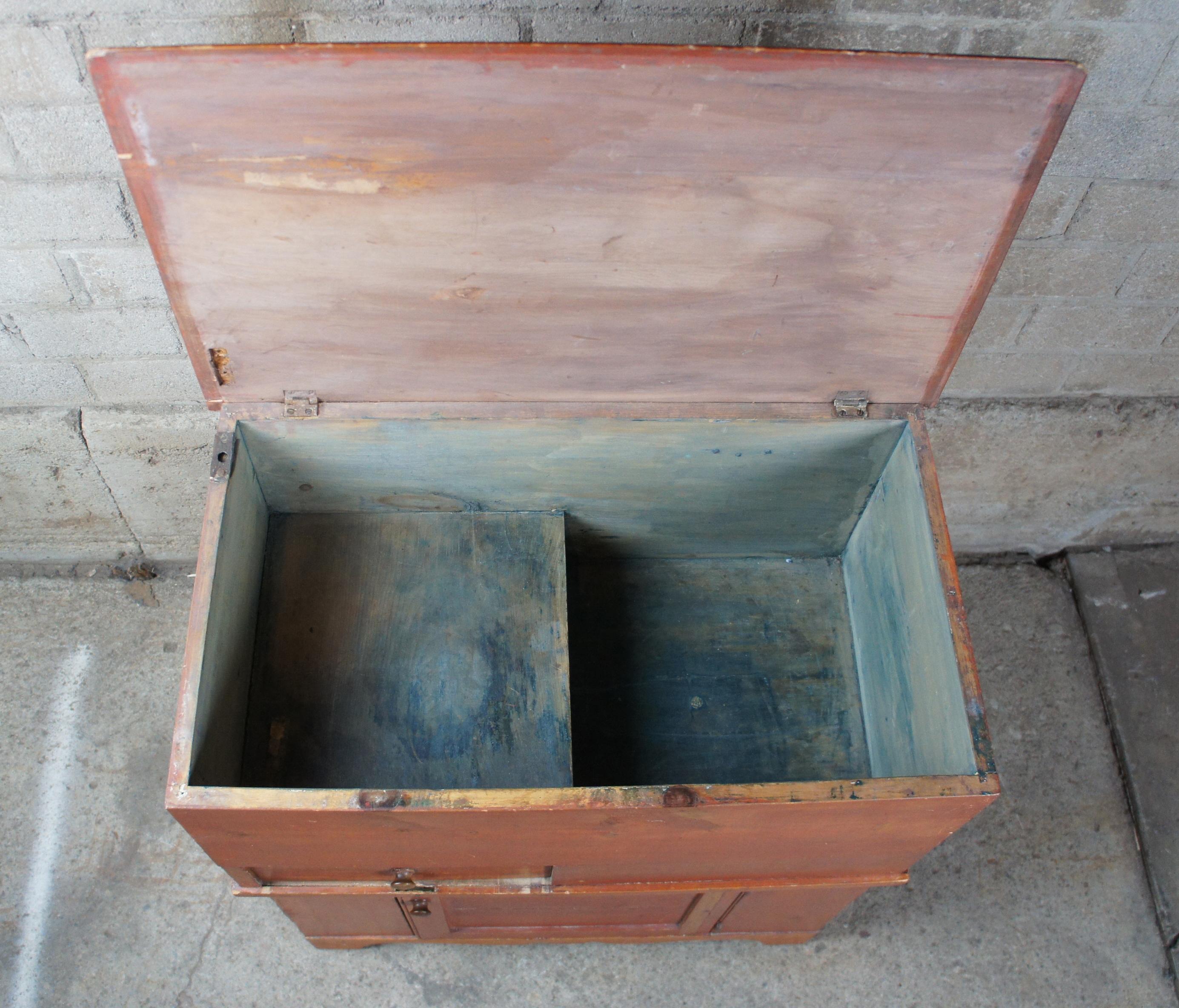 Early American Antique Pine Pennsylvania Lift Top Commode Cabinet Trunk Chest In Good Condition In Dayton, OH