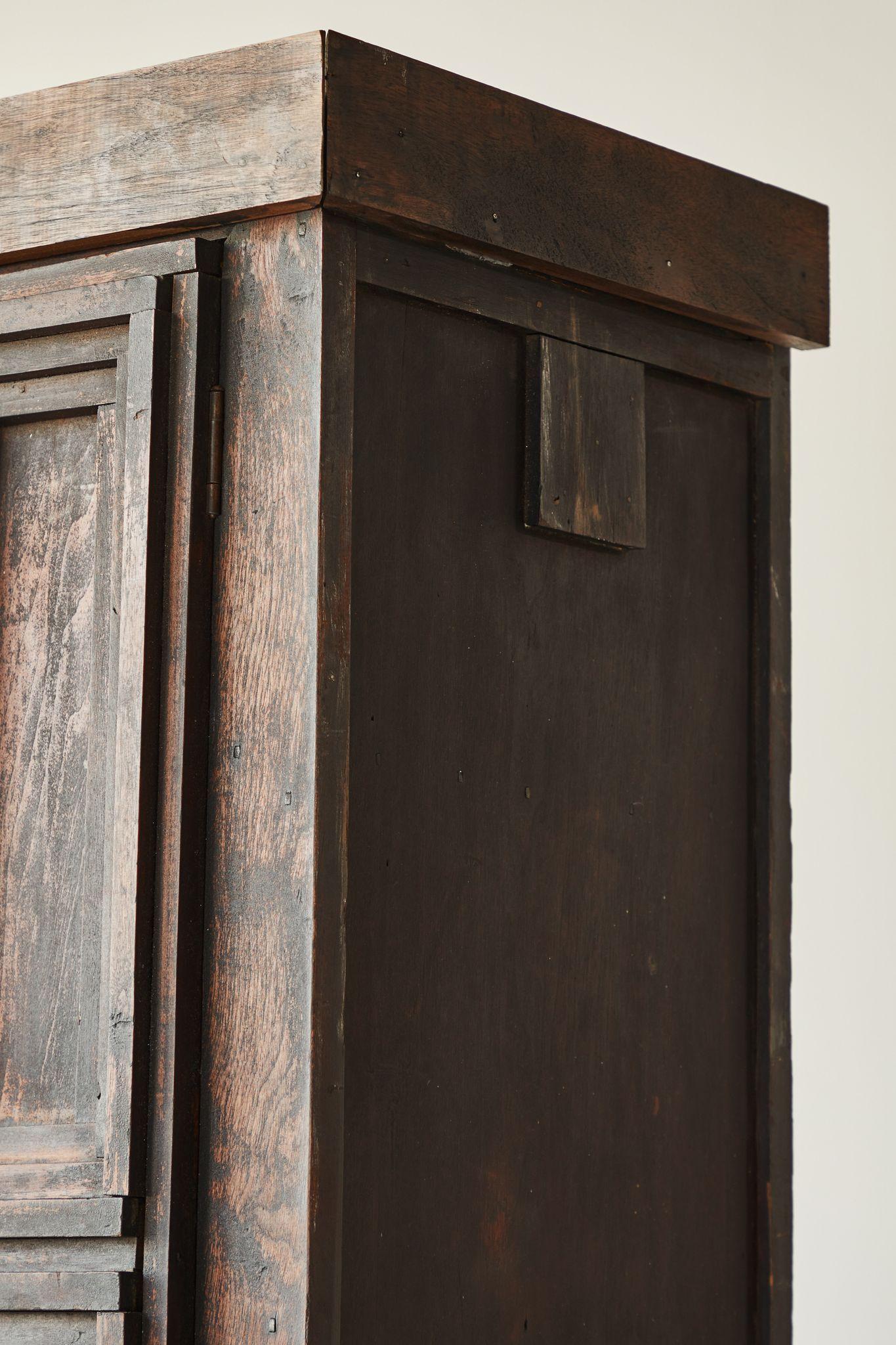 Early American Arts & Crafts Cabinet In Good Condition In Los Angeles, CA