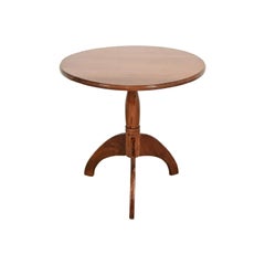 Early American Bench Made Sculpted Solid Walnut Pedestal Tea Table or Side Table