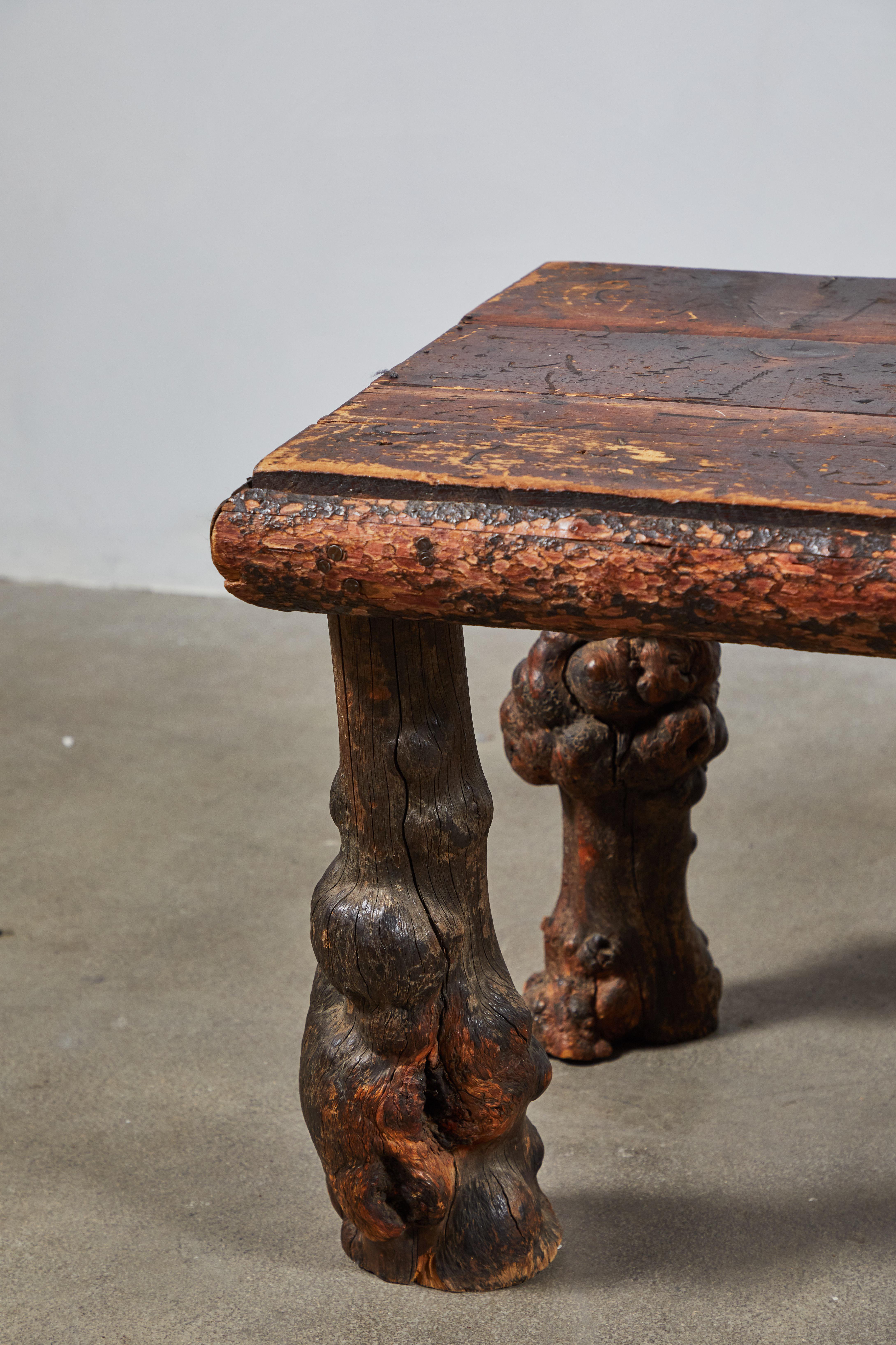 Early American Burled Wood Table In Good Condition In Los Angeles, CA