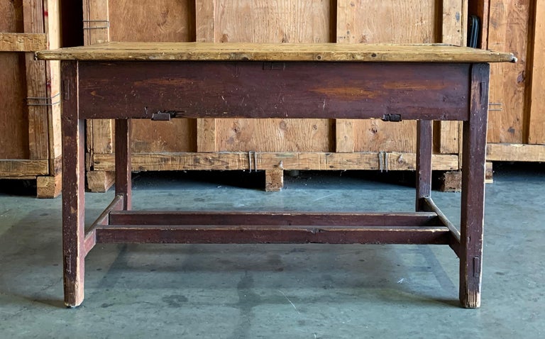 Early American Console Table in Dark Brown For Sale 3