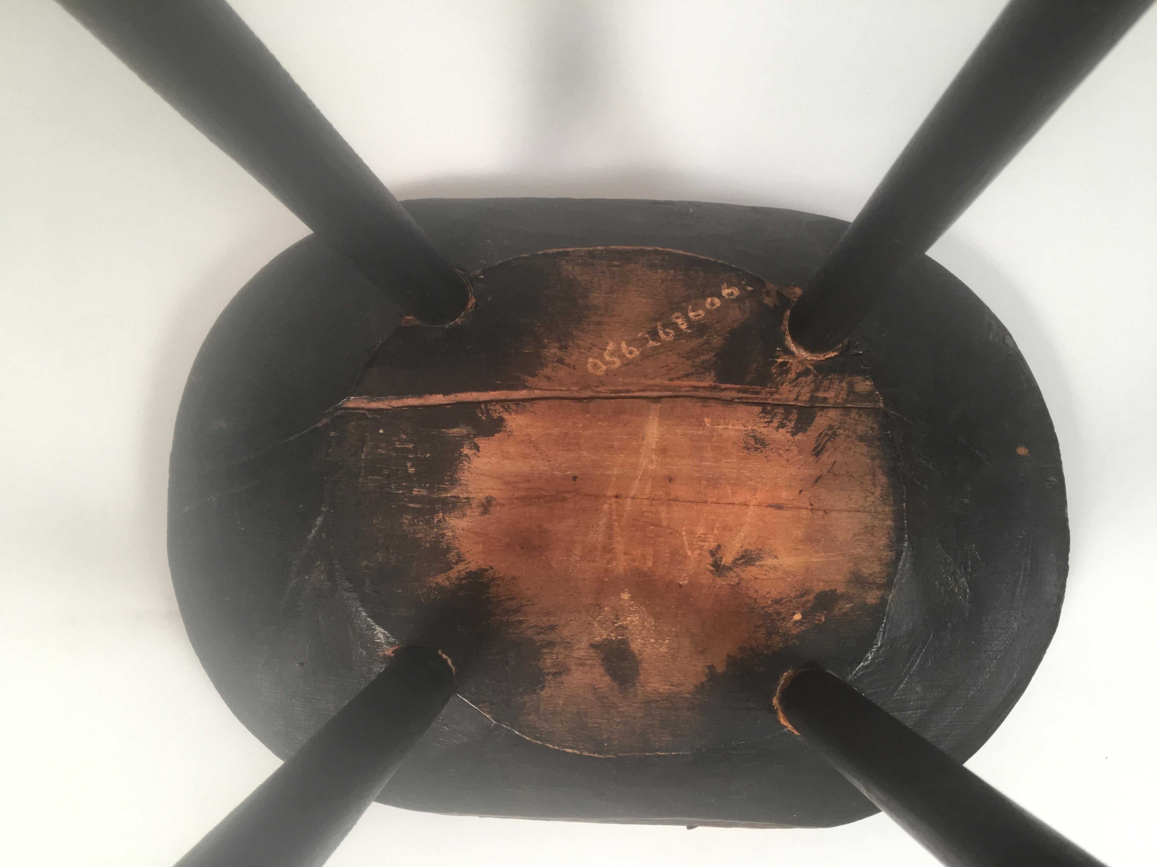 Early American Country Windsor Stool or Occasional Table In Good Condition In Essex, MA