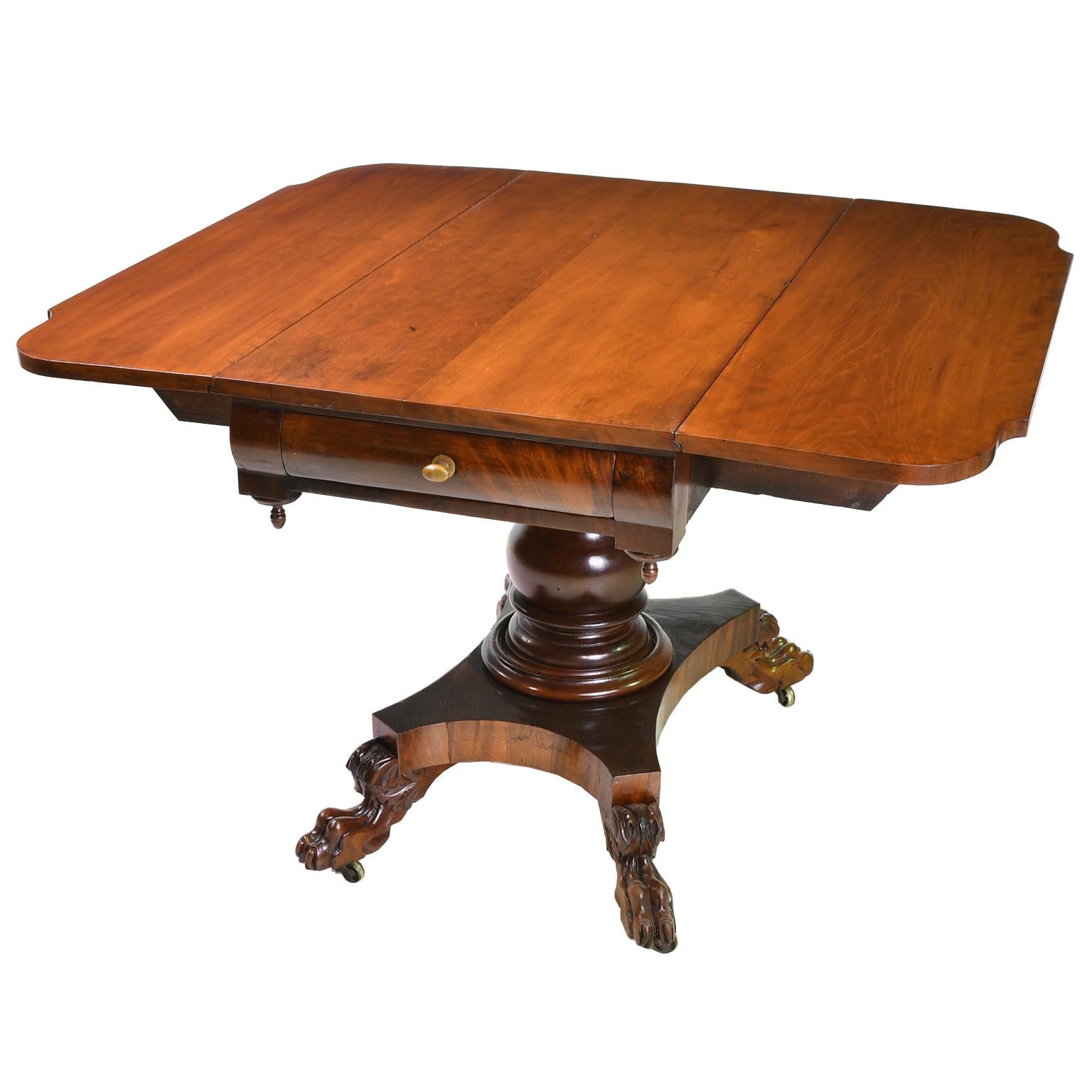 Early American Empire Drop-Leaf/ Pembroke Table in West Indies Mahogany, c. 1830 For Sale 1