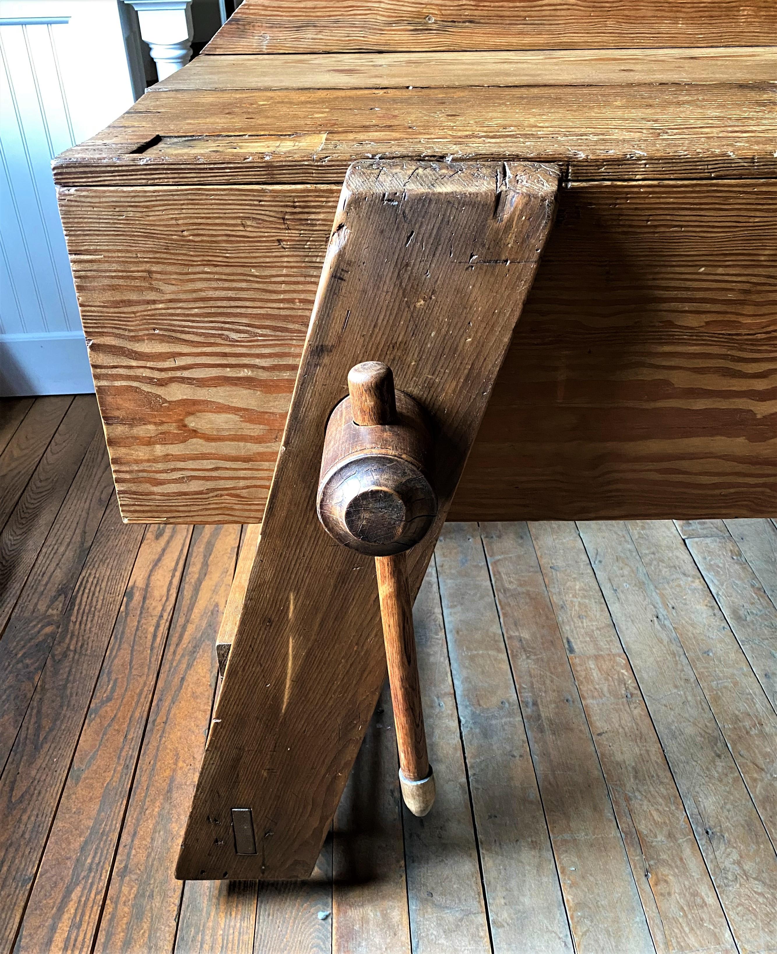 Early American Farm Workbench In Good Condition For Sale In Oakville, CT