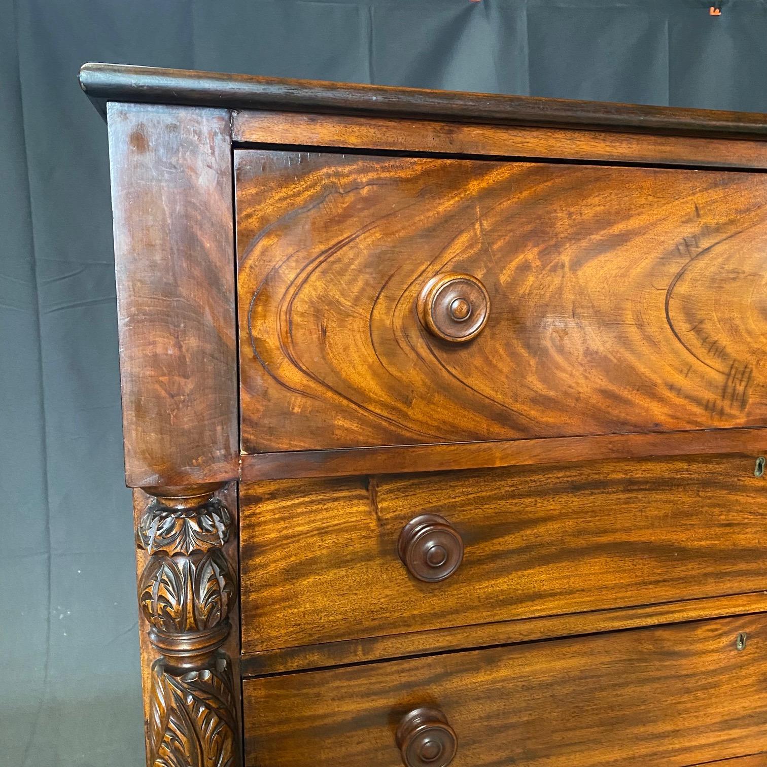  Early American Federal Chest of Drawers in Bookmatched Mahogany For Sale 4