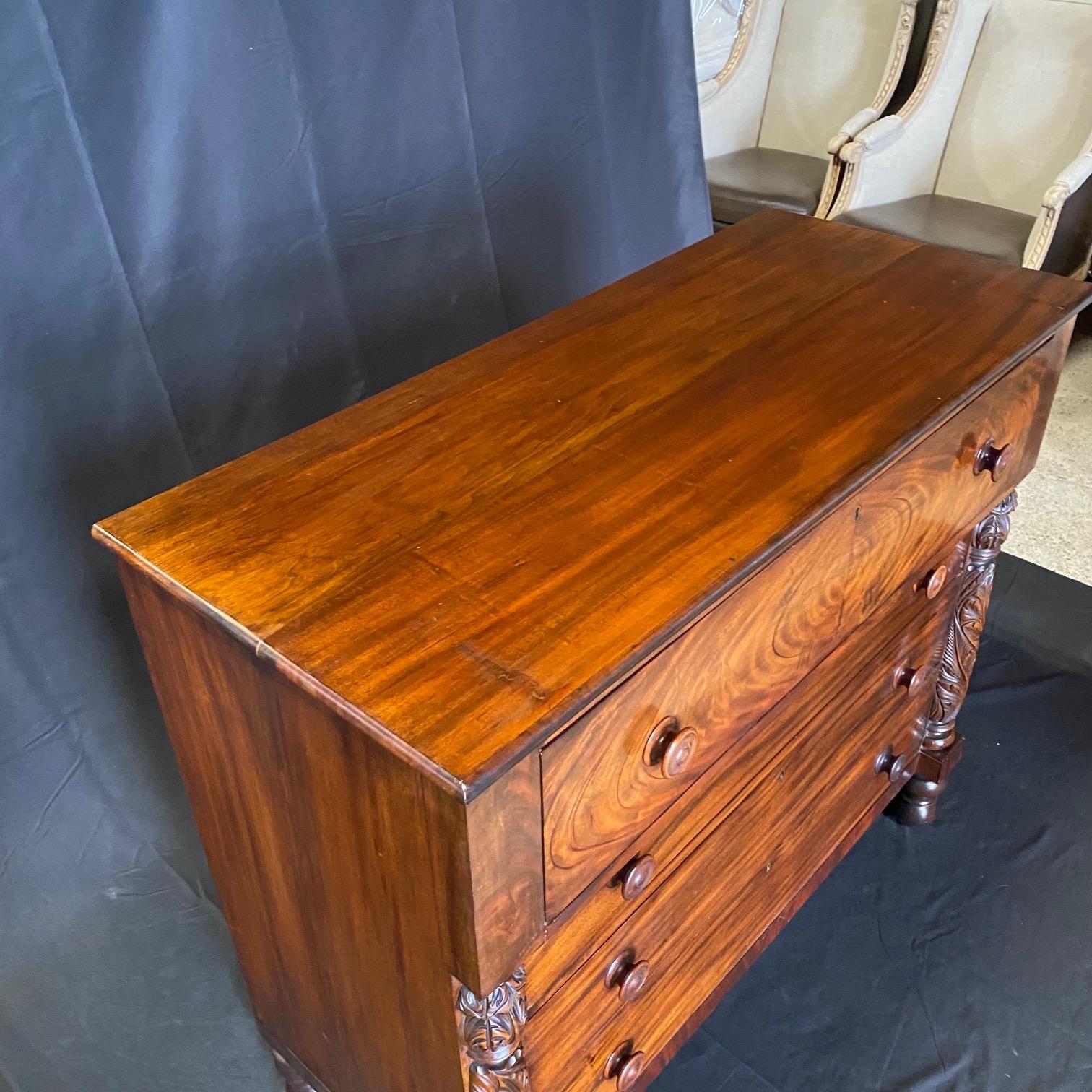  Early American Federal Chest of Drawers in Bookmatched Mahogany For Sale 5