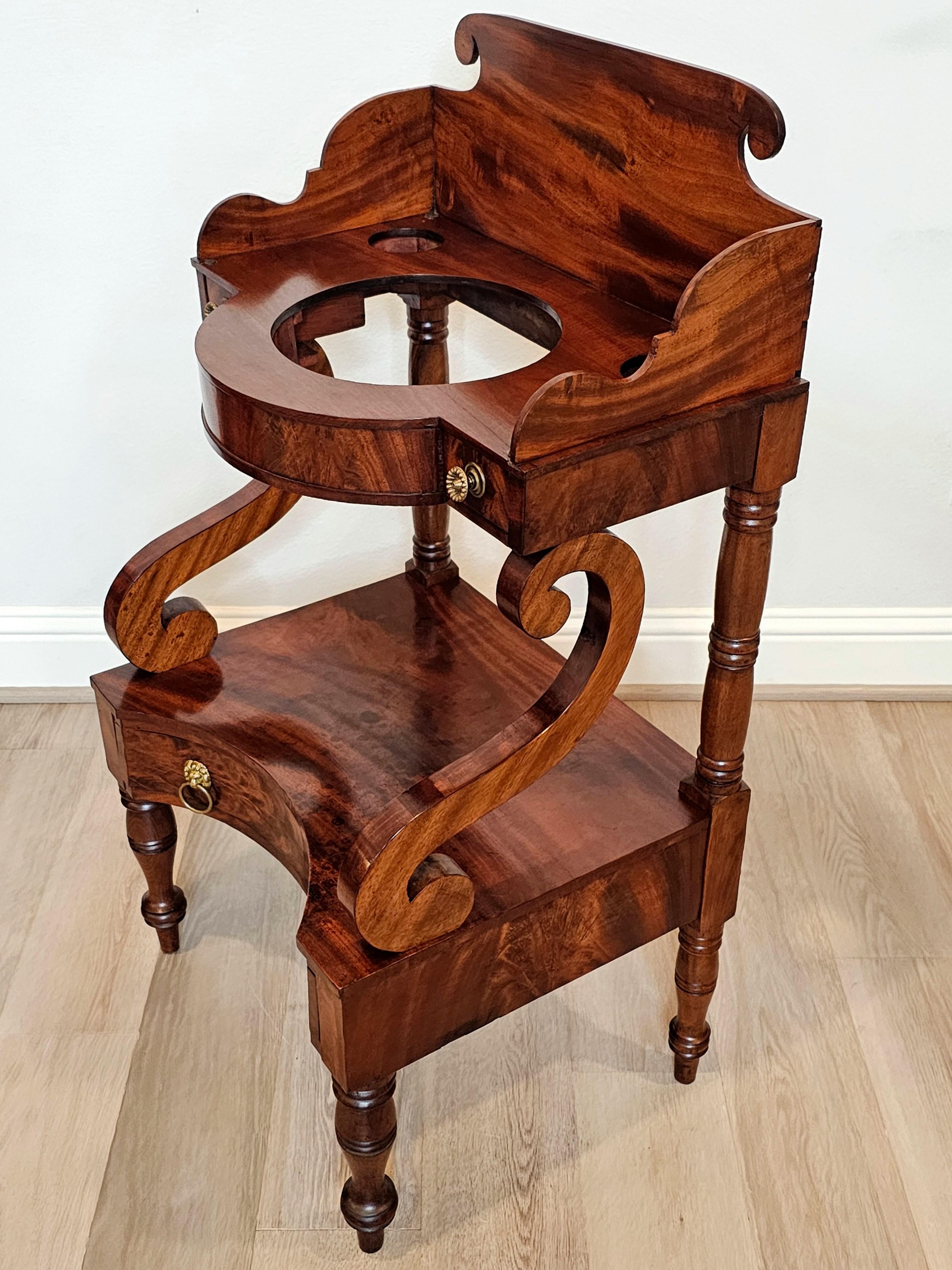 Hand-Crafted Early American Federal Period Flame Mahogany Antique Wash Stand  For Sale