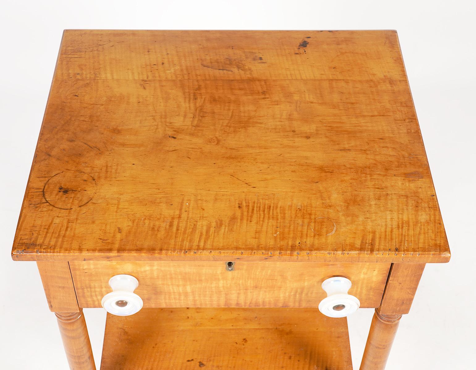 Early American Federal Tiger Maple One-Drawer Work Table or Stand, circa 1830 In Good Condition In Ft. Lauderdale, FL