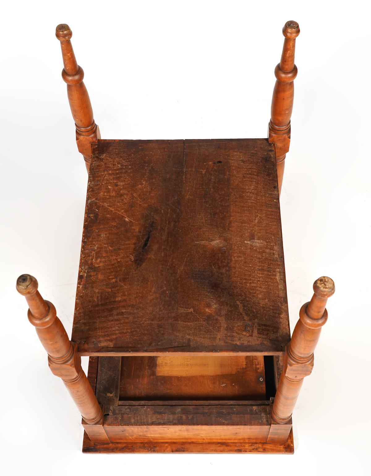 Early American Federal Tiger Maple One-Drawer Work Table or Stand, circa 1830 2