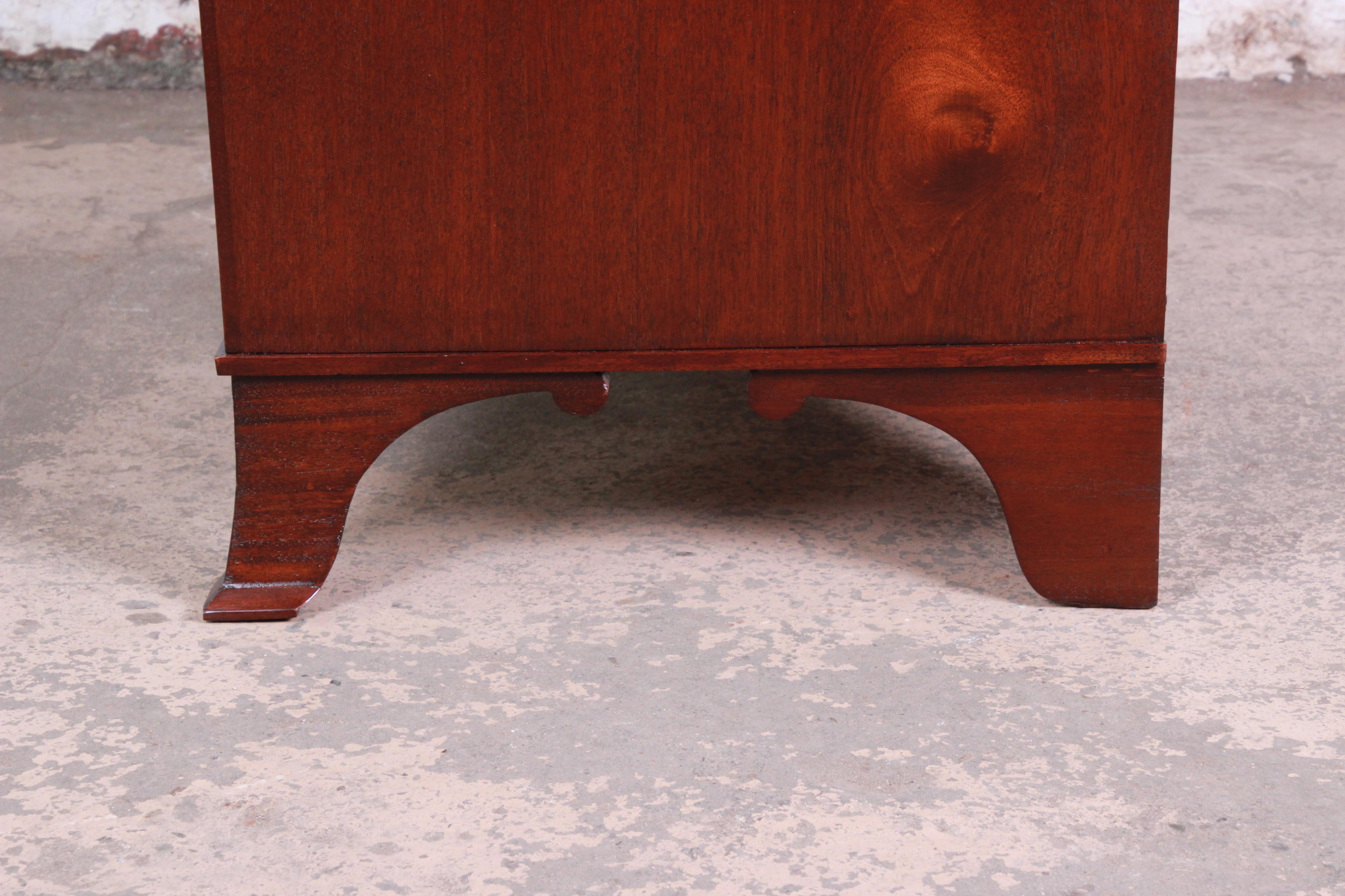 Early American Five-Drawer Mahogany Chest of Drawers, circa 1820s 5