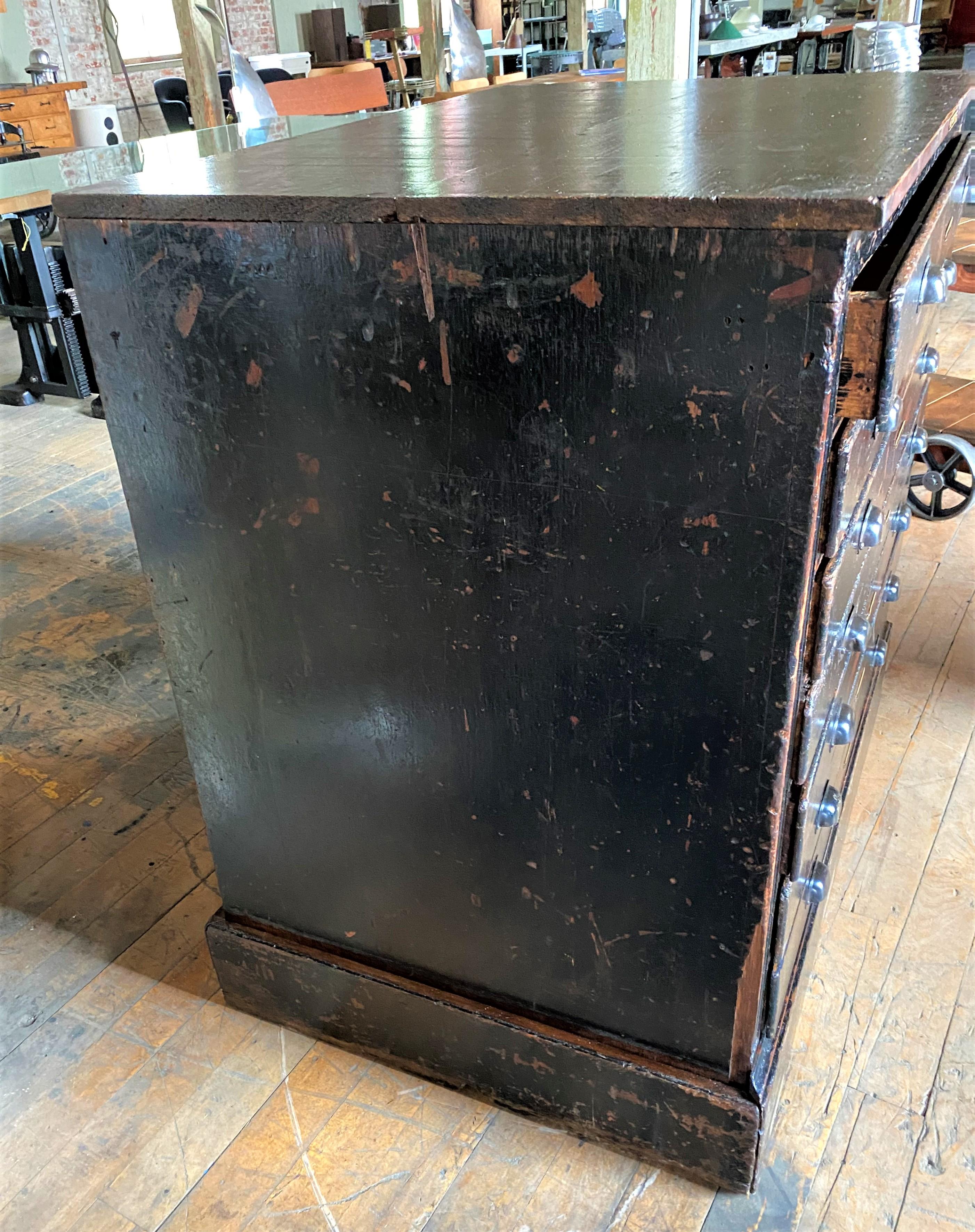 Vintage industrial flat file
Overall dimensions: 28