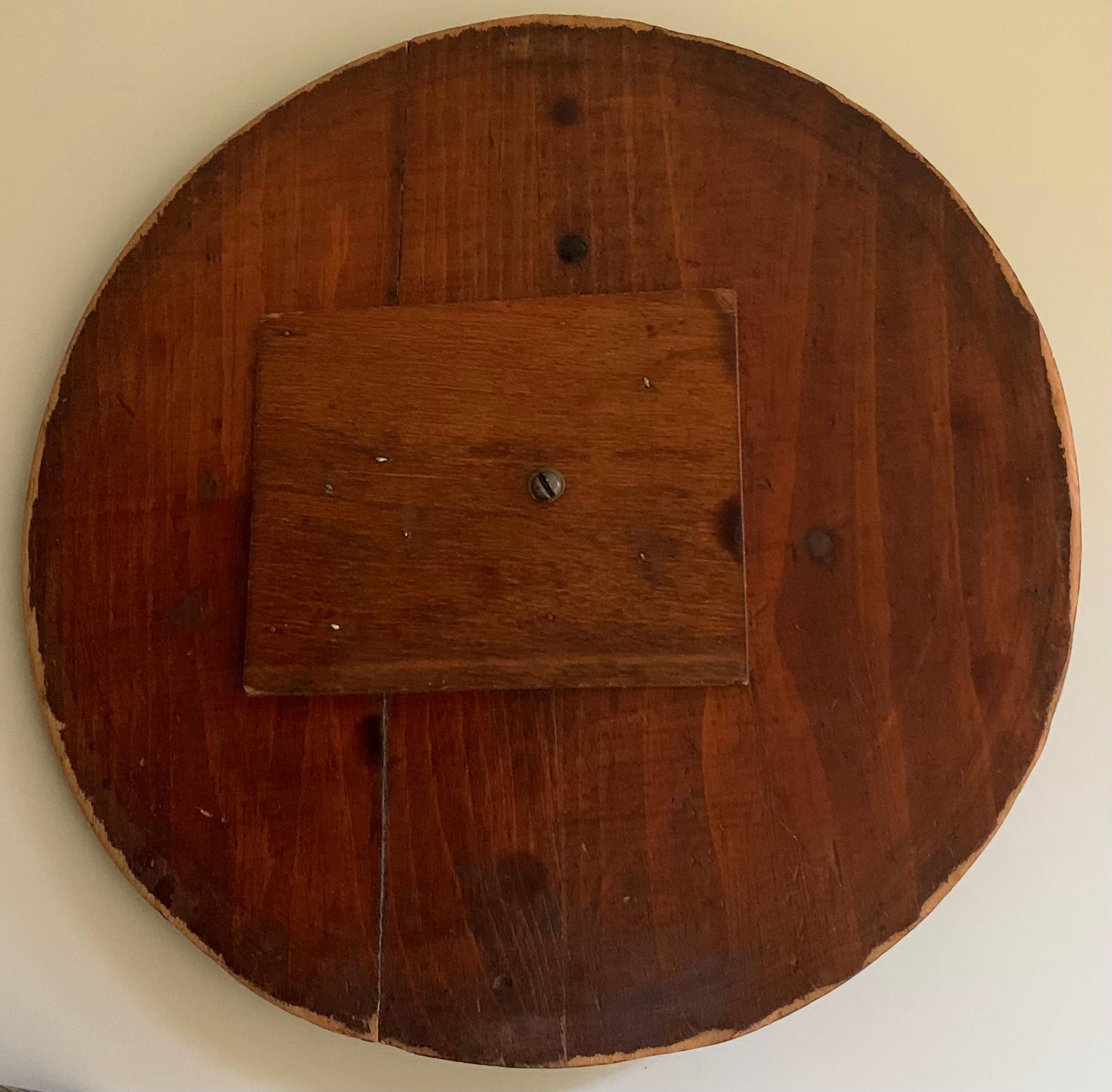 Costurero de madera de cerezo del siglo XIX del arte popular americano temprano en venta 4