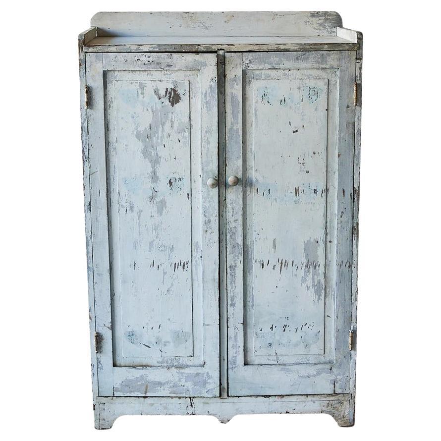 Early American Gallery Top Cupboard