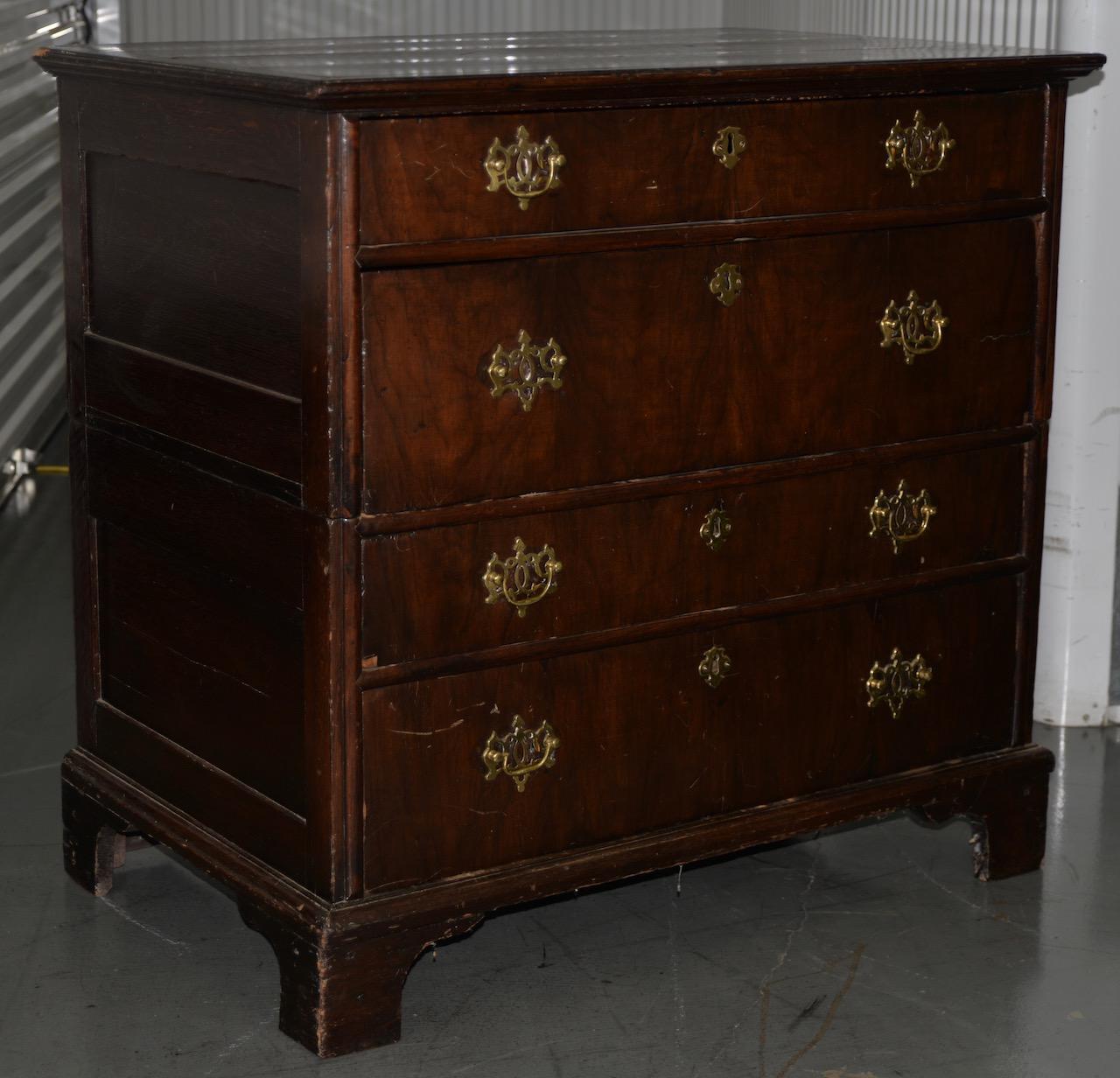 Early American George III Mahogany chest of drawers, 18th-19th century

Fine antique chest of drawers. The top two drawers stack on the bottom two drawers. The back is unfinished panel, the sides are finished panels. Each drawer is deep and solid.