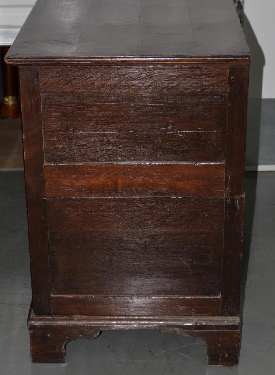 British Early American George III Mahogany Chest of Drawers, 18th-19th Century For Sale