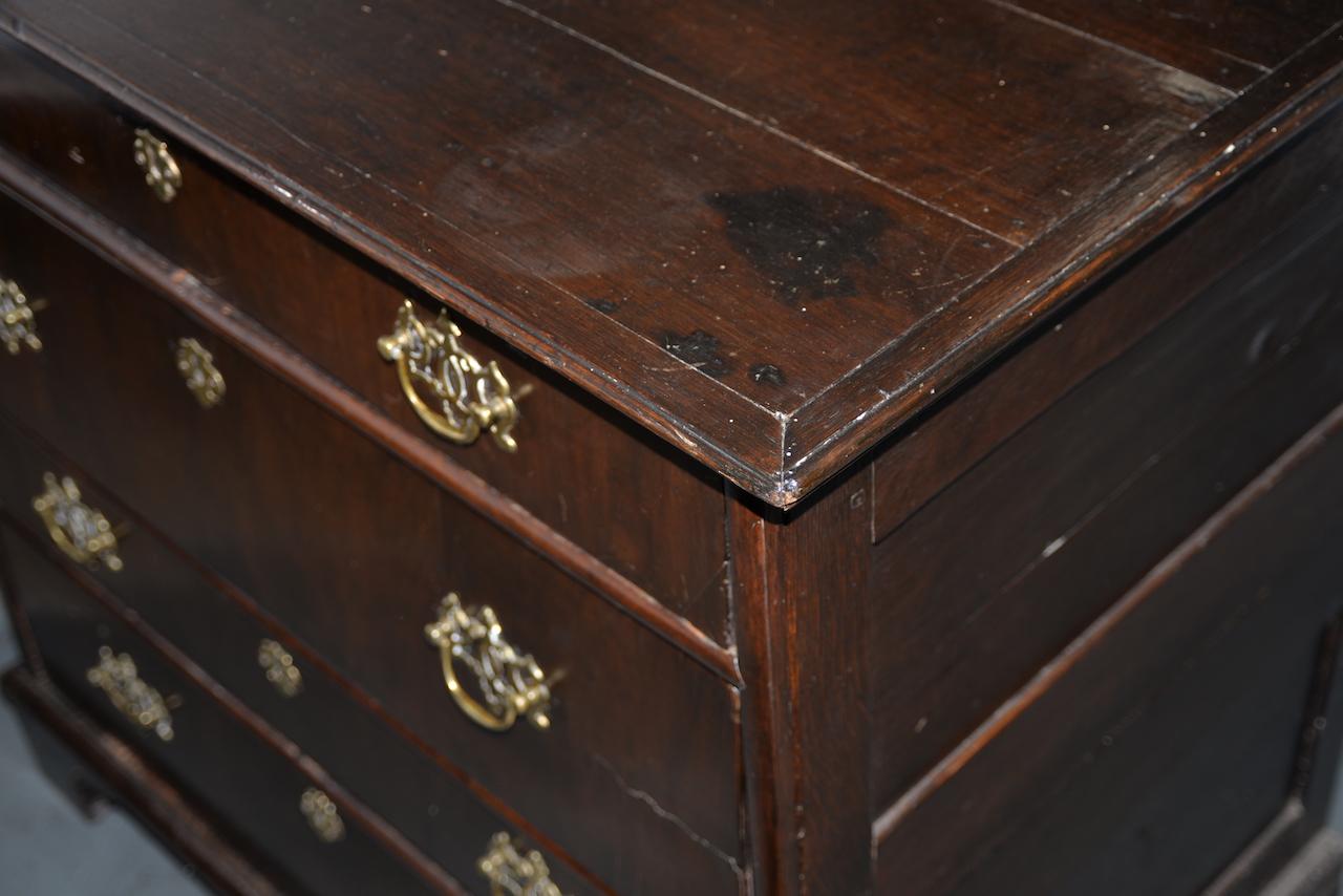 Hand-Crafted Early American George III Mahogany Chest of Drawers, 18th-19th Century For Sale