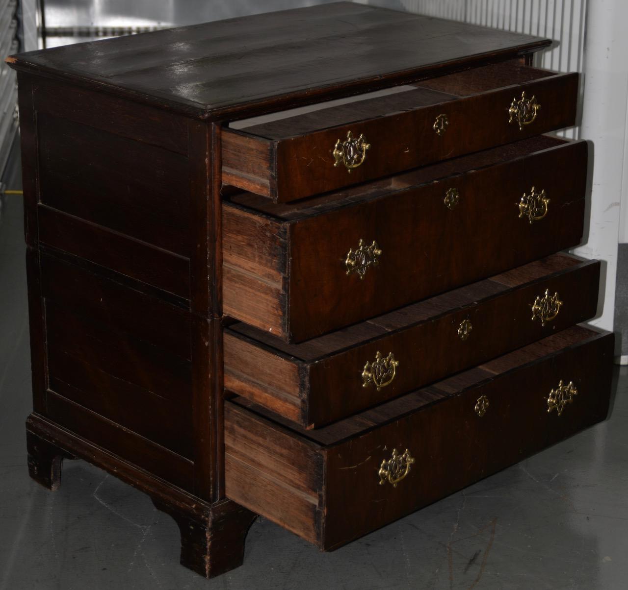 Early American George III Mahogany Chest of Drawers, 18th-19th Century In Good Condition For Sale In San Francisco, CA
