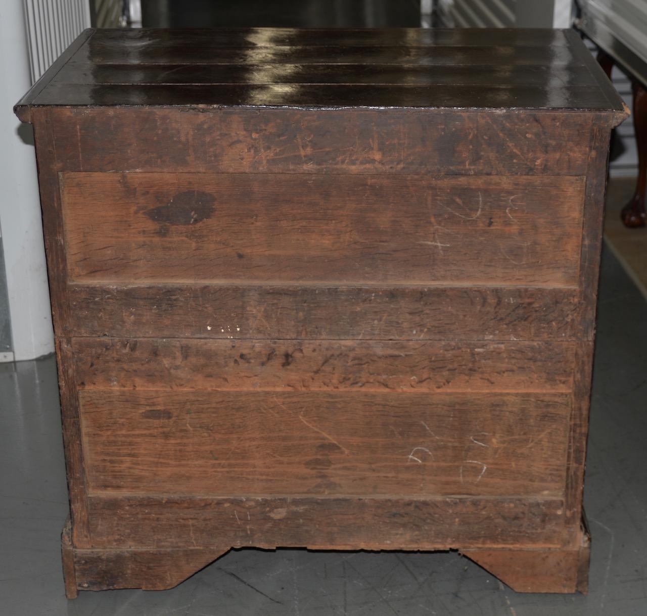 Early American George III Mahogany Chest of Drawers, 18th-19th Century For Sale 1