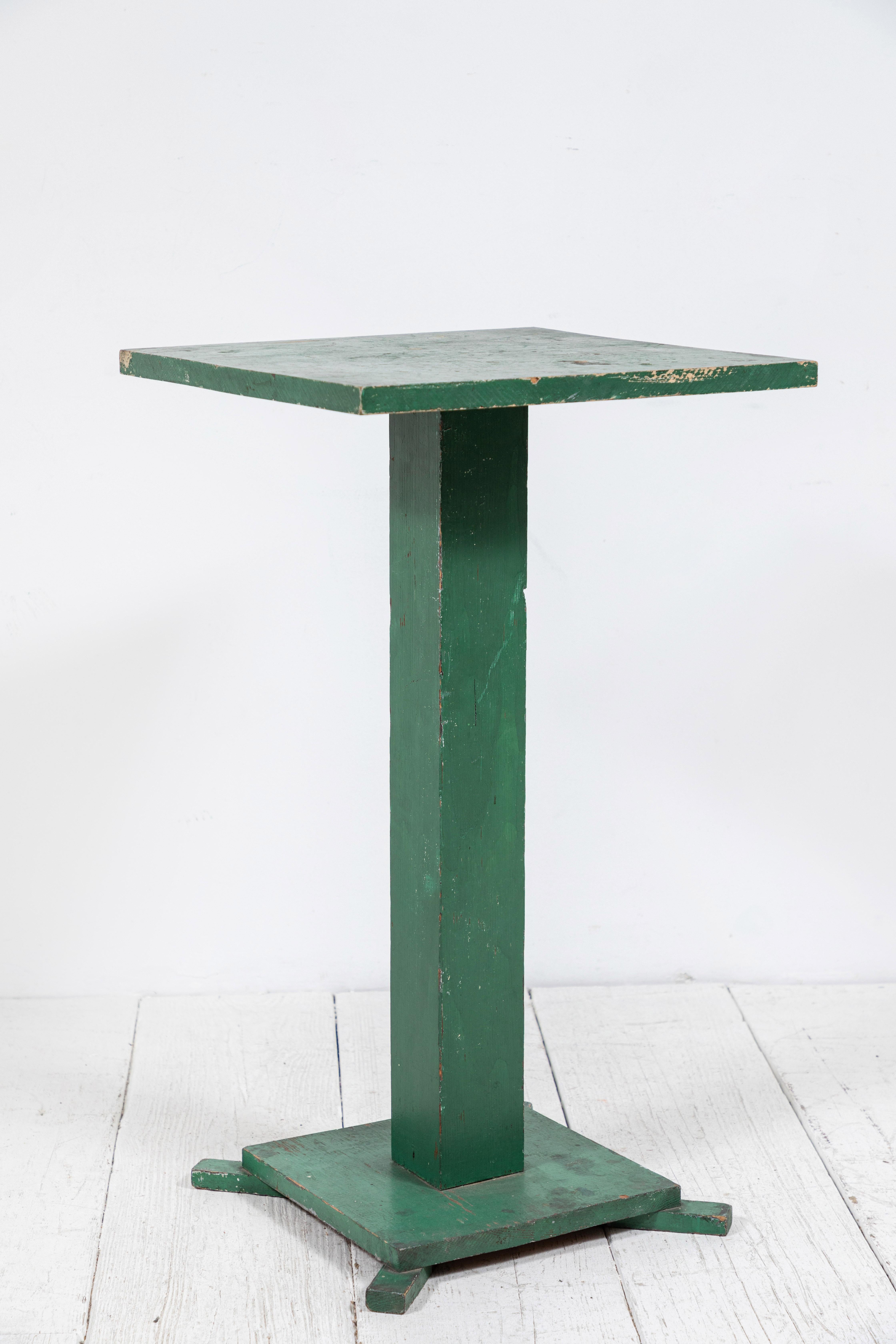 Wood Early American Green Painted Pedestal Table 