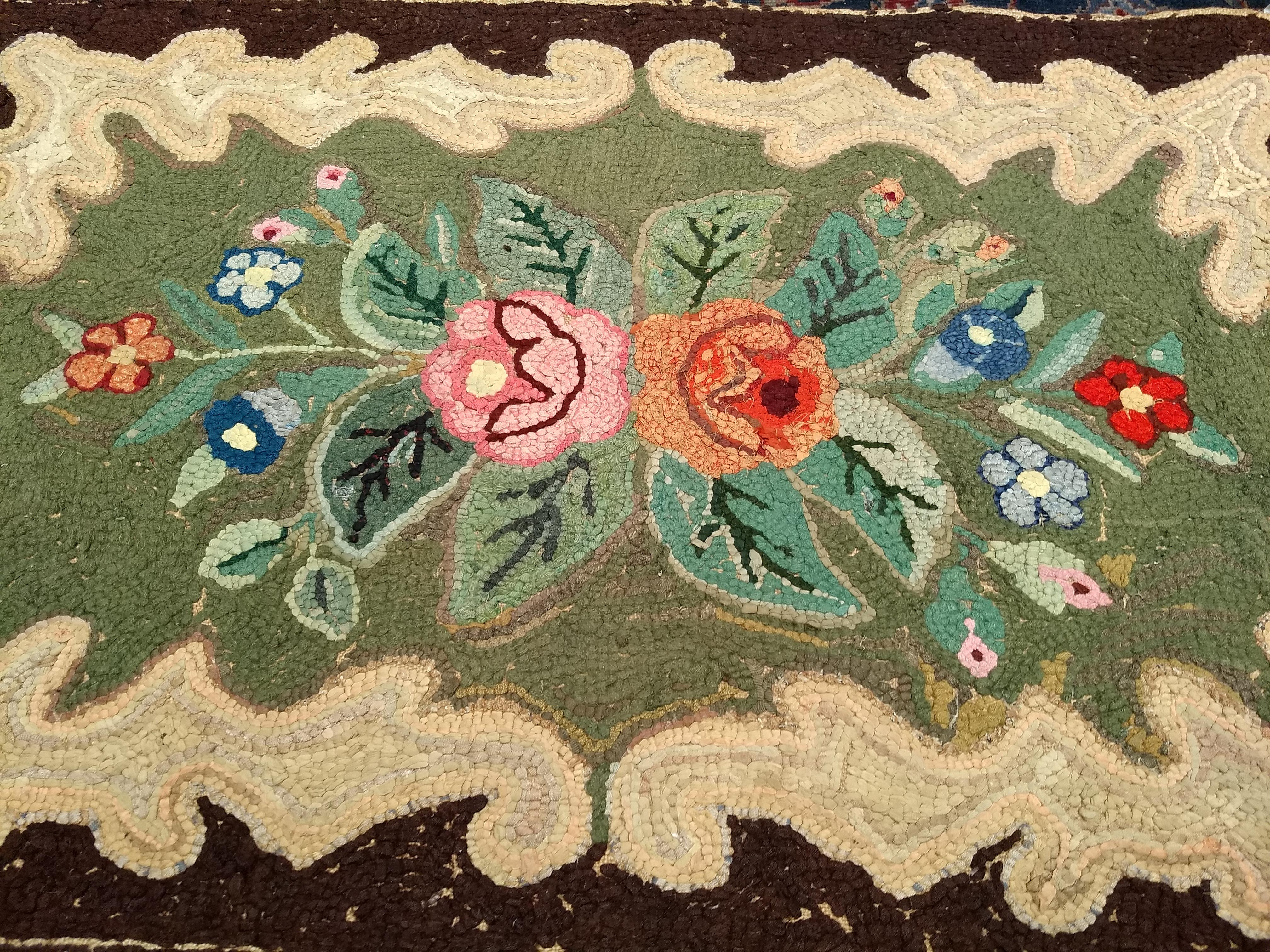 Early 20th Century Early American Hand Hooked Rug with a Floral Pattern Wall Art For Sale