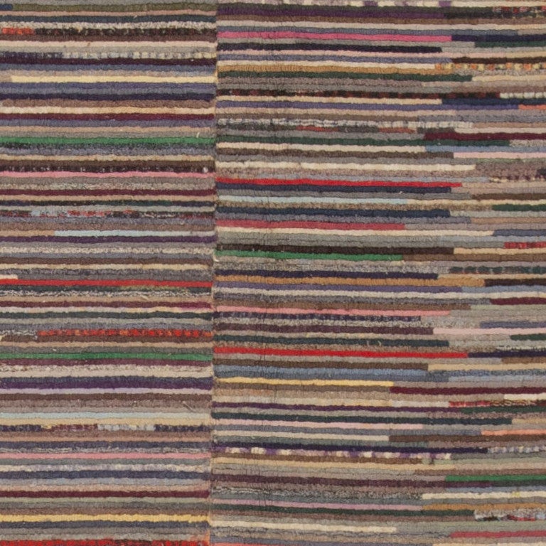 20ième siècle Tapis américain ancien crocheté. Taille : 9 pieds 6 po. x 11 pieds 7 po.  en vente