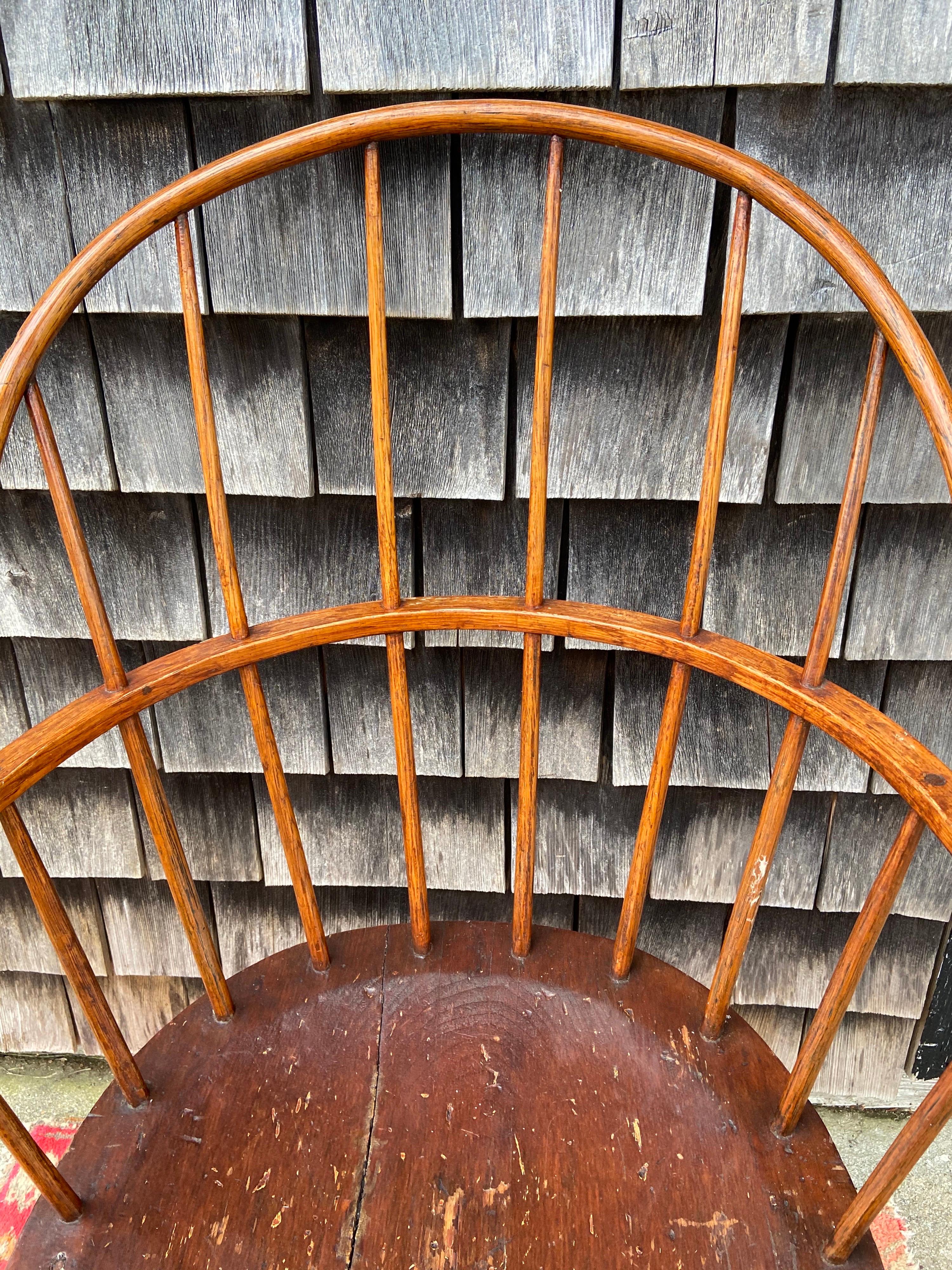 Early American Hoopback Windsor Chair, Oak and Hickory Wood 1840s, Antique Brown For Sale 4