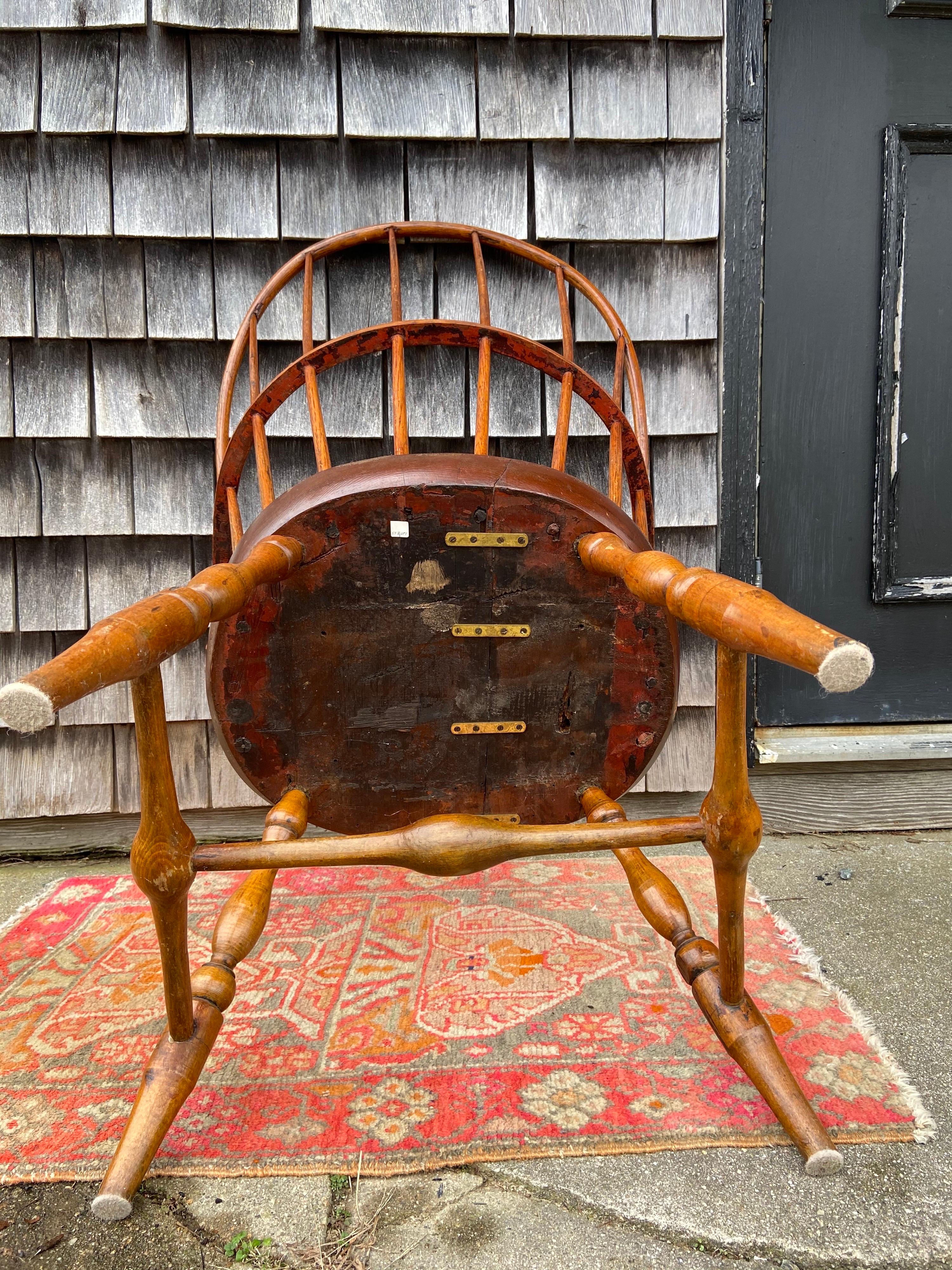 Early American Hoopback Windsor Chair, Oak and Hickory Wood 1840s, Antique Brown For Sale 8