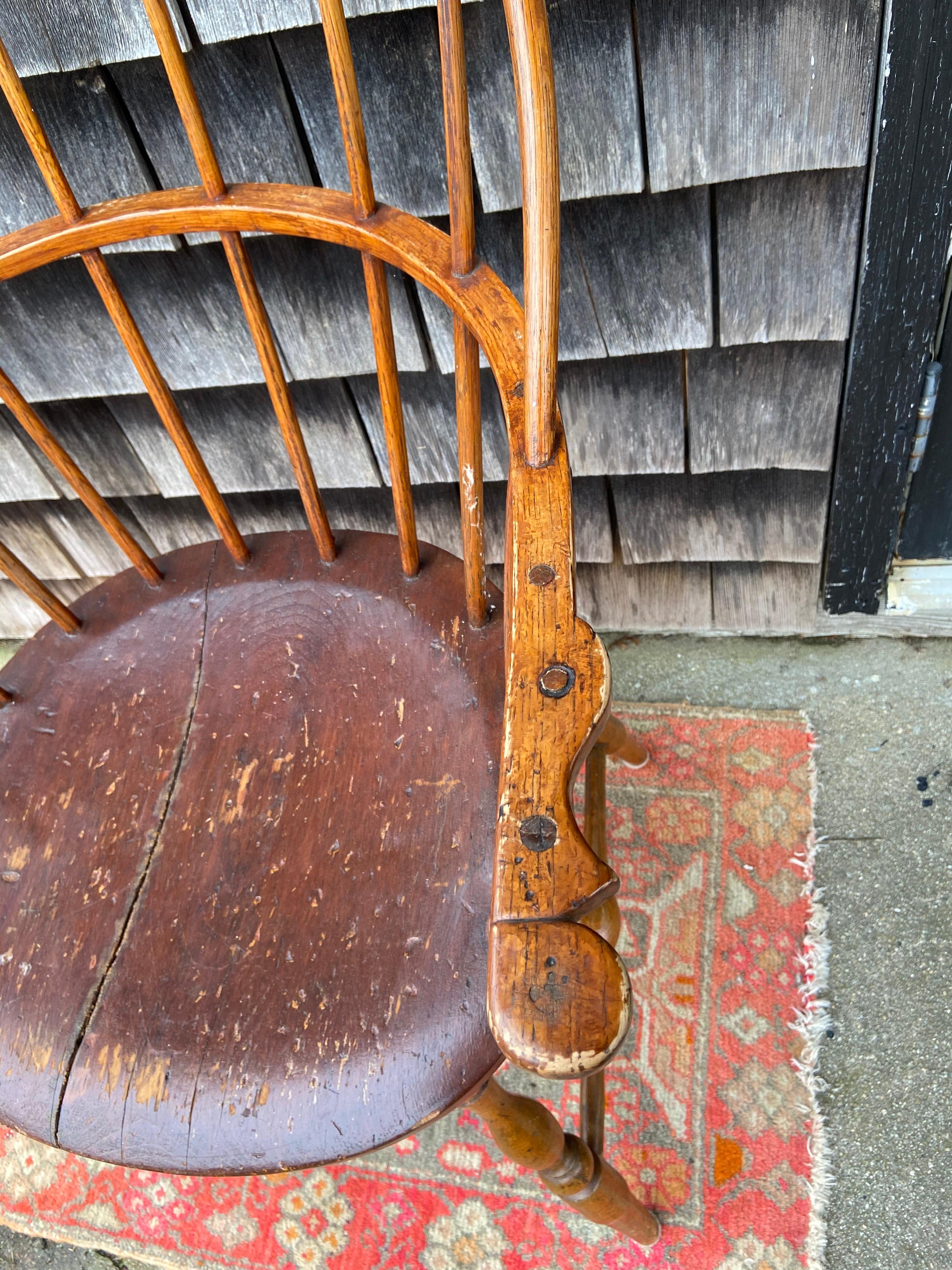 Early American Hoopback Windsor Chair, Oak and Hickory Wood 1840s, Antique Brown For Sale 2