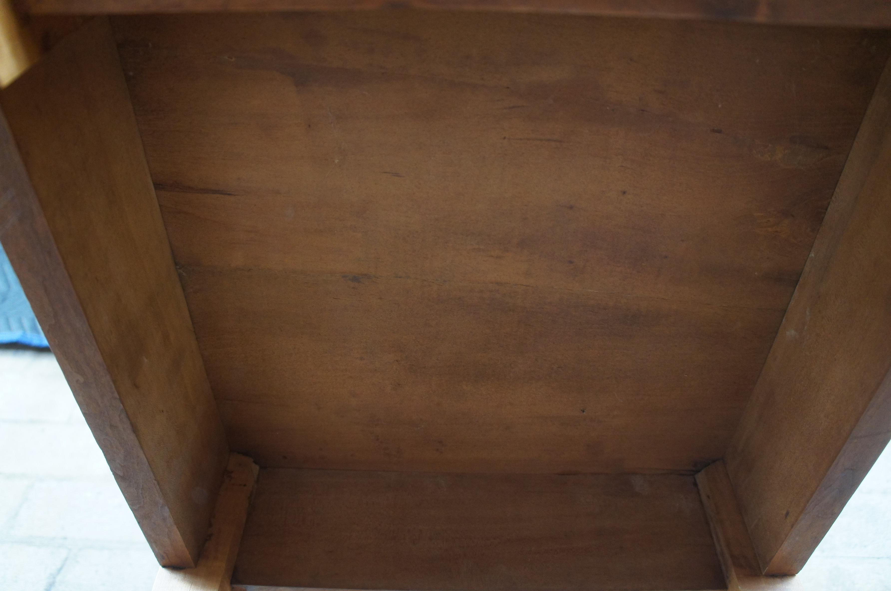 Table d'appoint à deux niveaux en érable et cerisier, lavabo à sec, Early American Maple & Cherry en vente 4