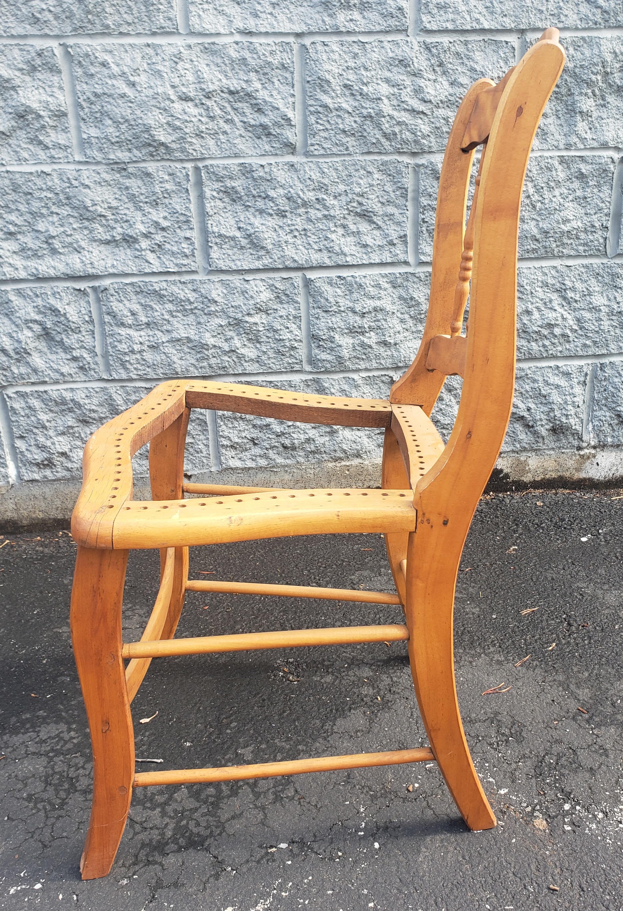 Érable Paire de cadres de chaises d'appoint en érable américain ancien, vers les années 1880 en vente