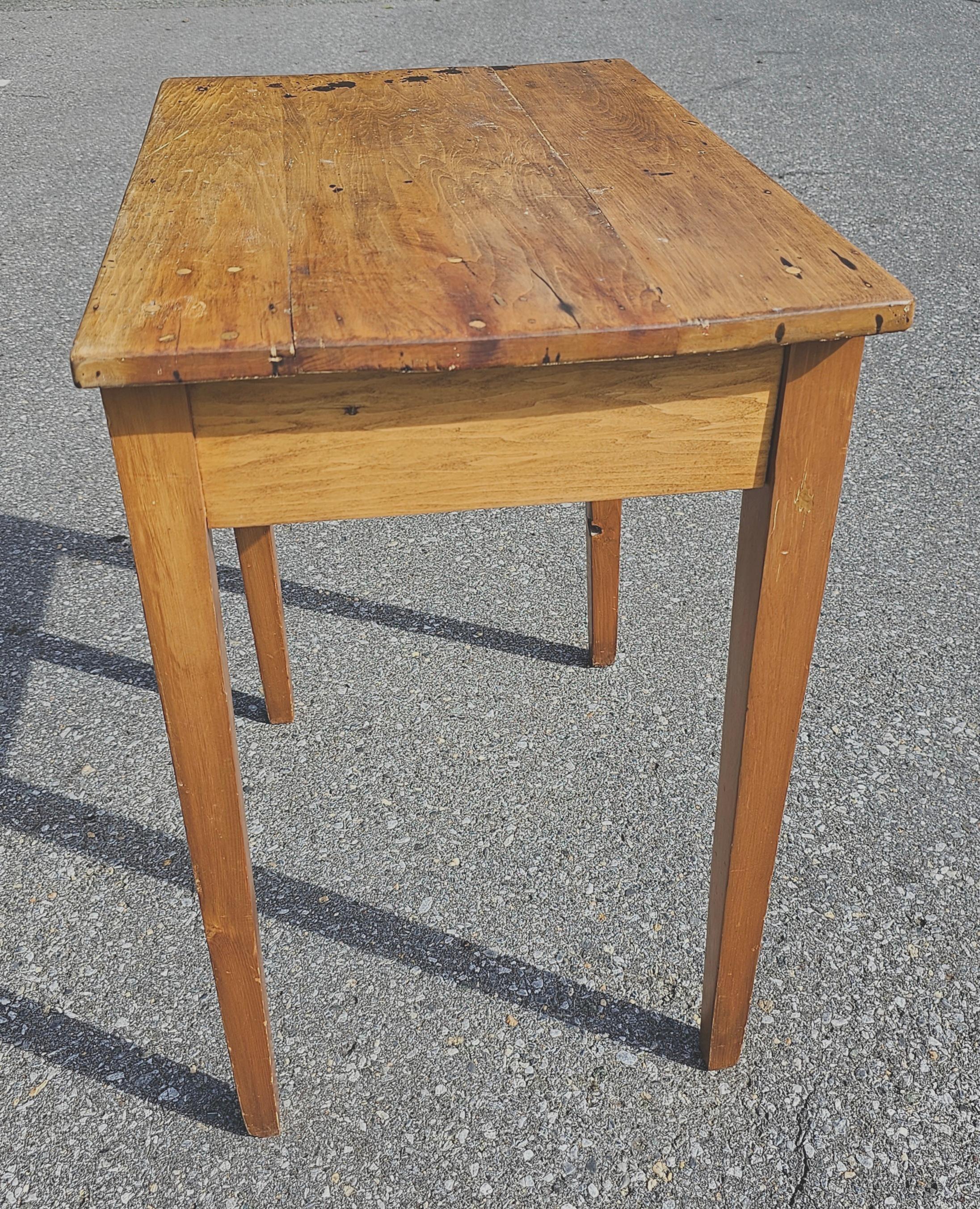 Early Victorian Early American Maple Utility Table, Circa 19th Century For Sale
