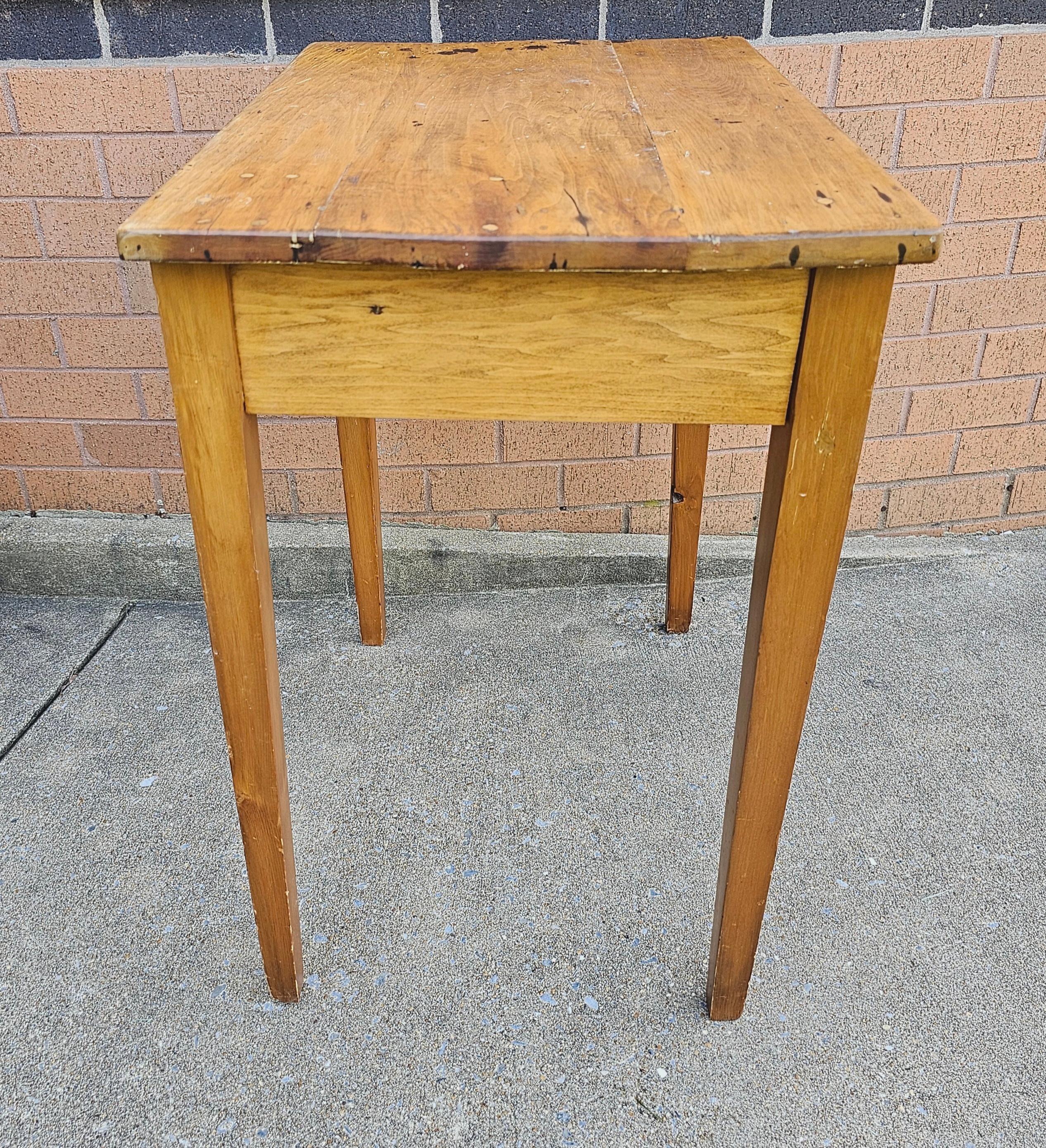 Early American Maple Utility Table, Circa 19th Century For Sale 2