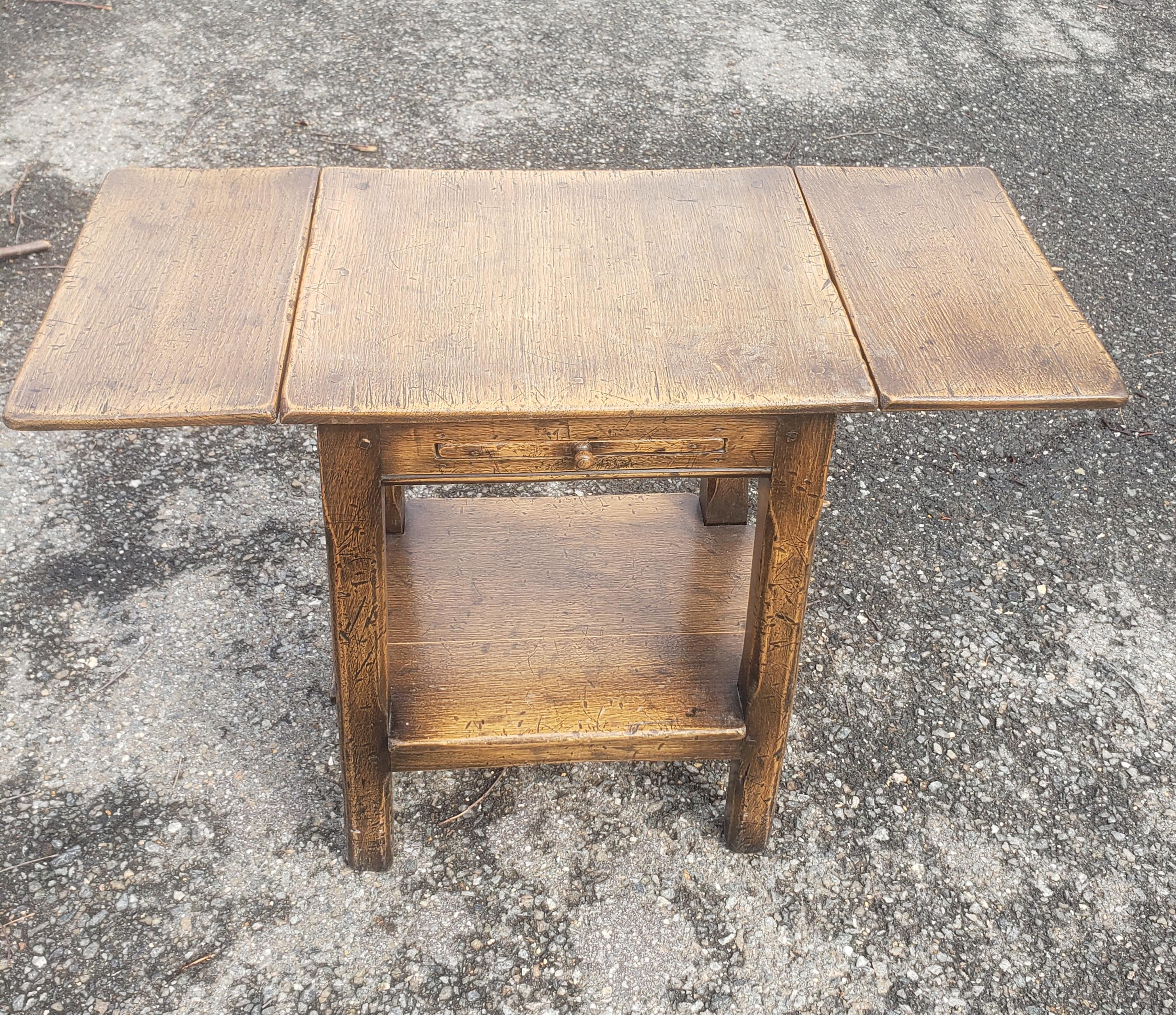 19th Century Early American Oak Drop-Leaf Side Table with Pull-Out Tray, circa 1890s